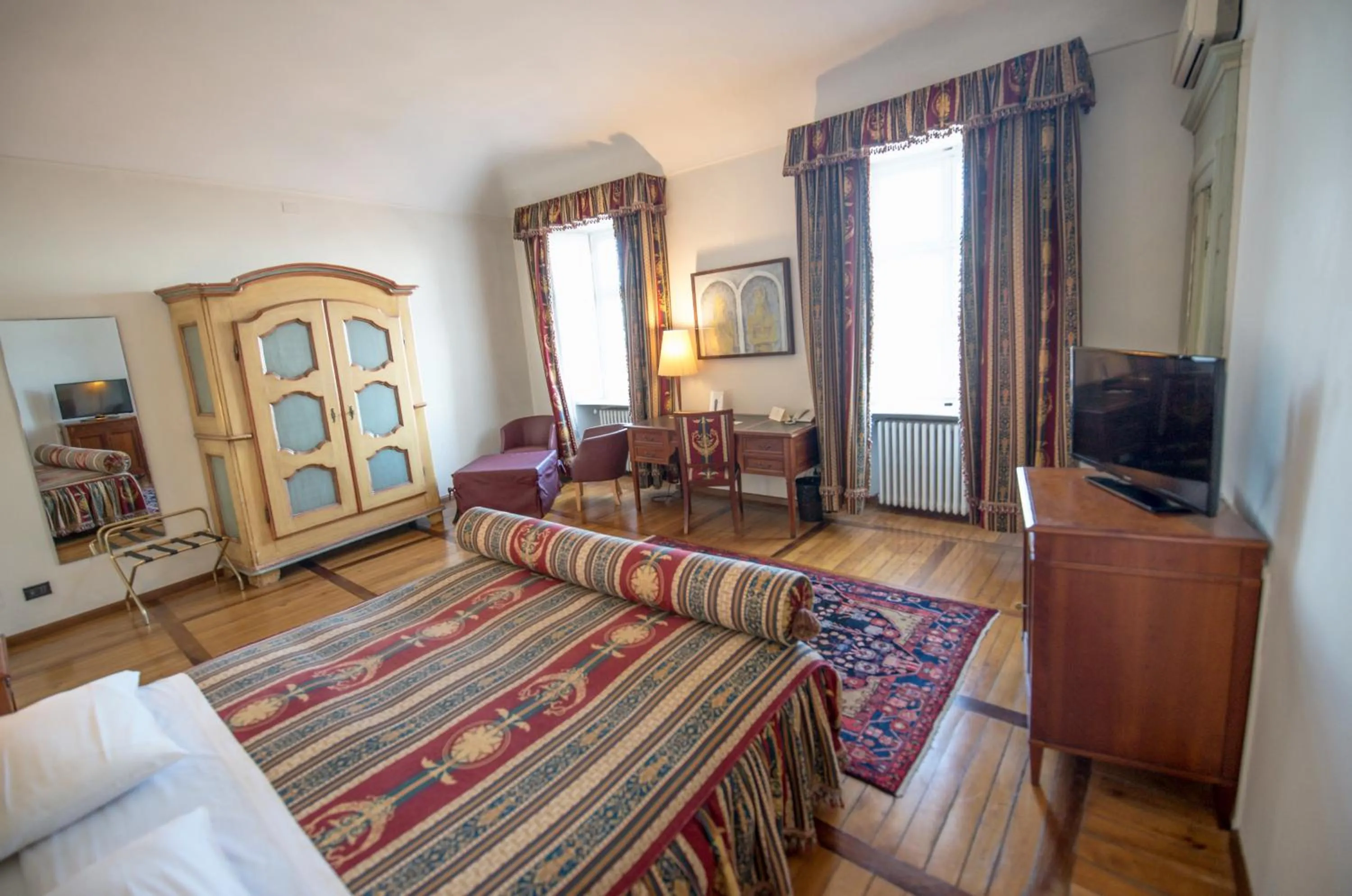 Photo of the whole room, Bed in Castello Rosso