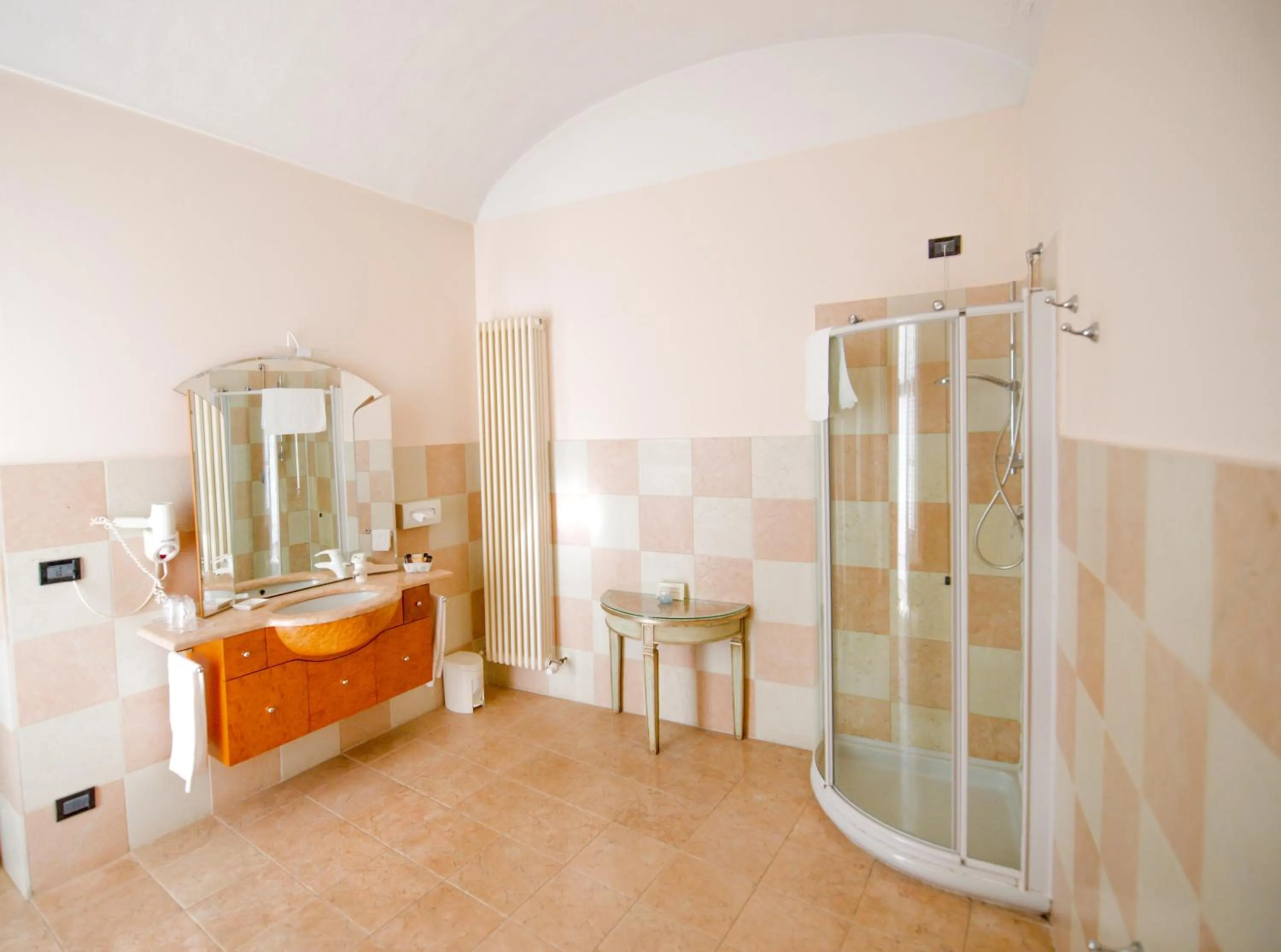 Bathroom, Bed in Castello Rosso