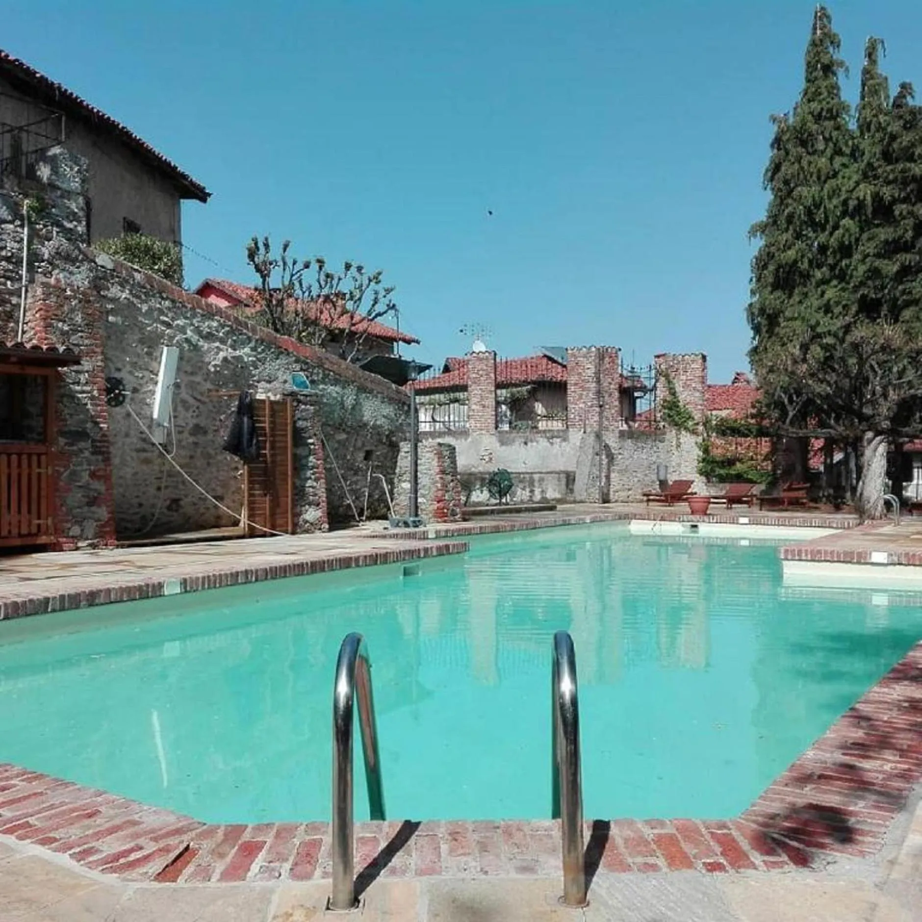 Swimming pool in Castello Rosso