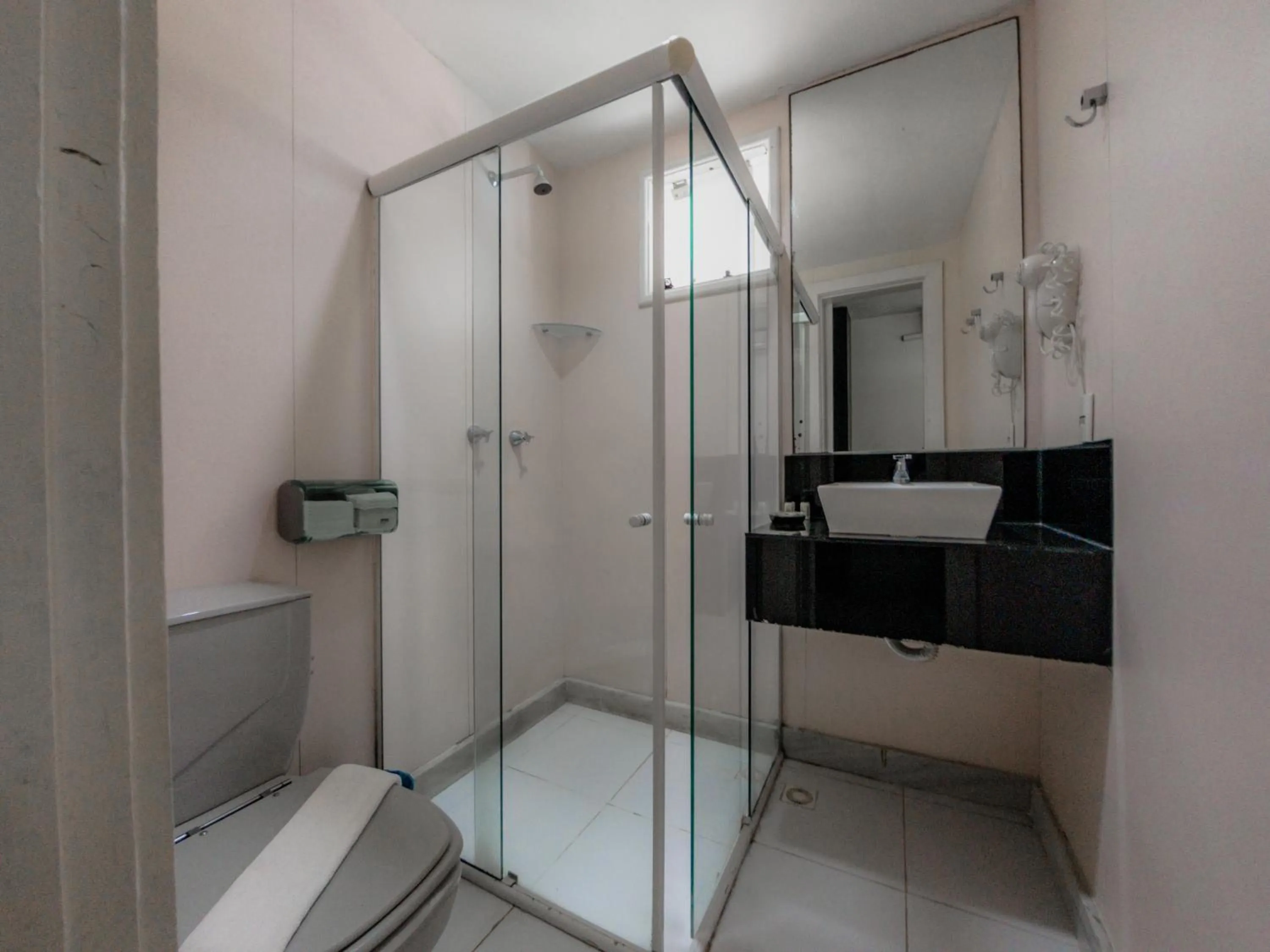 Toilet in Armação dos Búzios Pousada Design