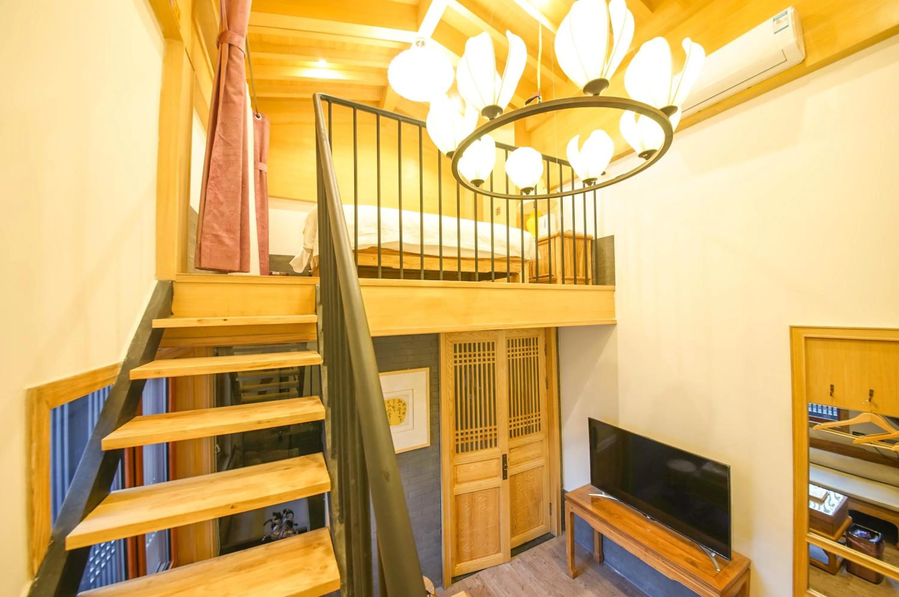 Communal lounge/ TV room in Pipa Hotel Datong