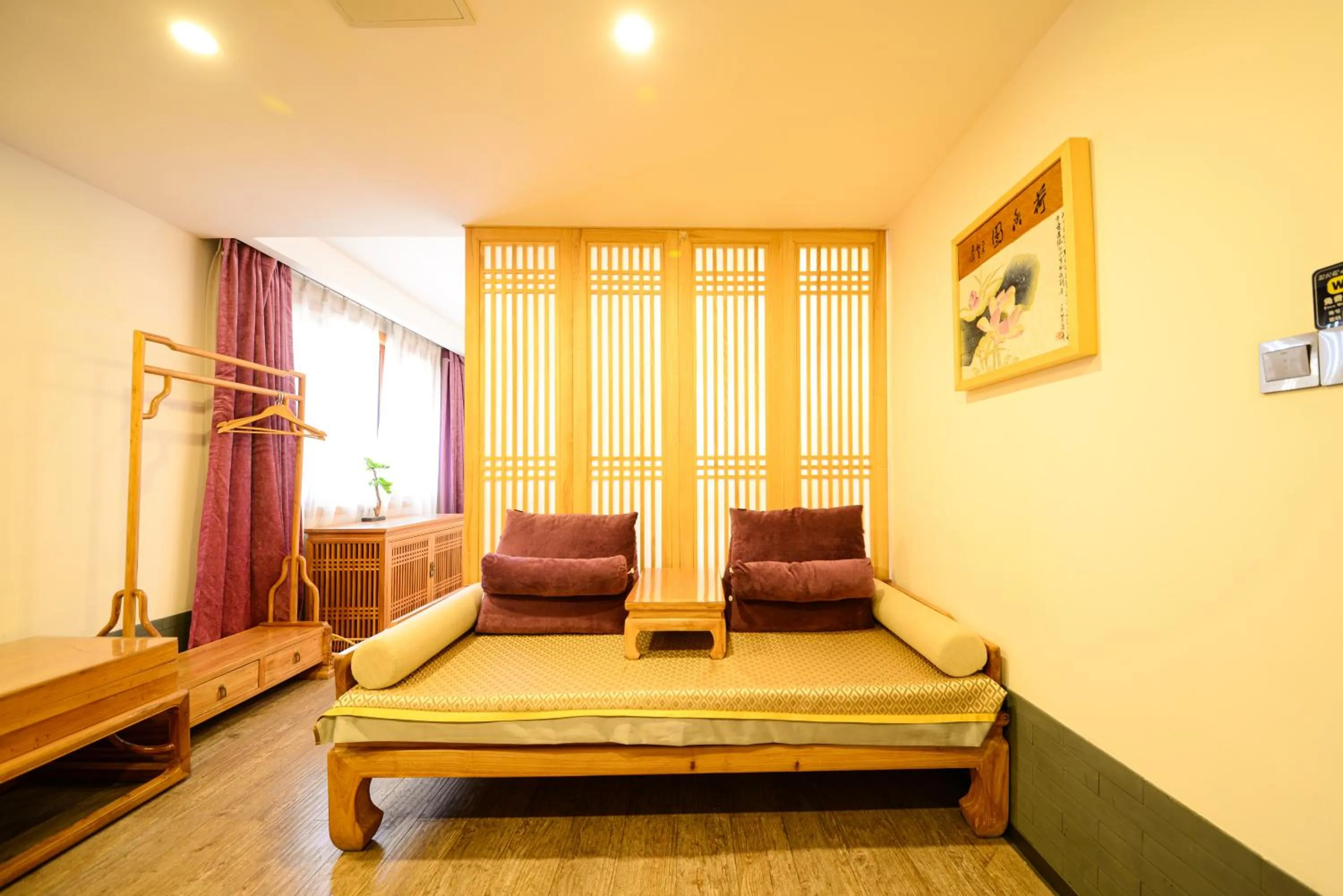 Living room, Bed in Pipa Hotel Datong