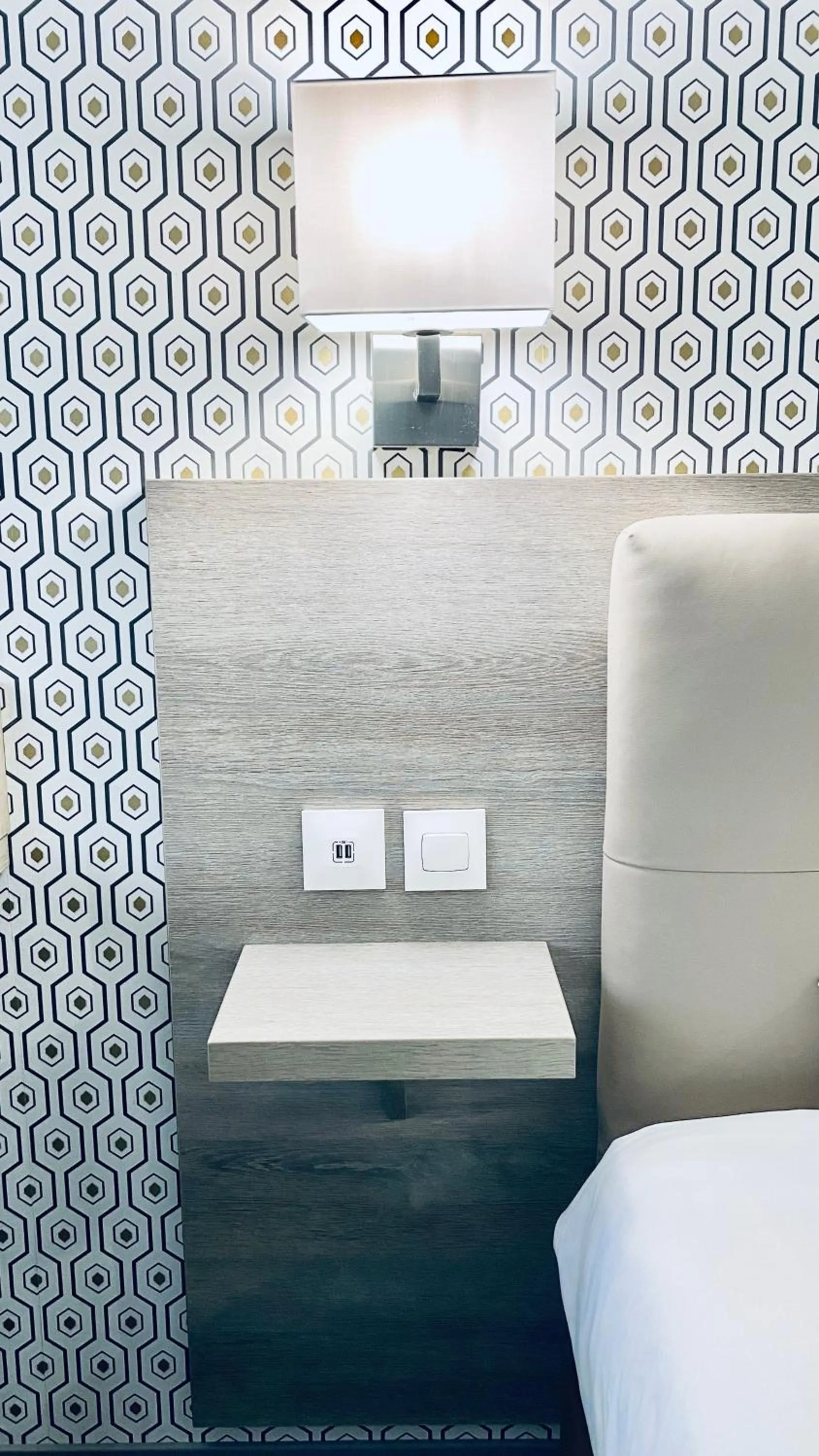 Bedroom, Bed in Kyriad Direct Laon