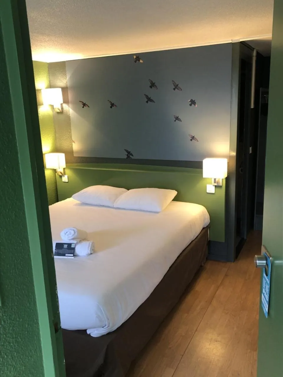 Parking, Bed in Kyriad Direct Laon