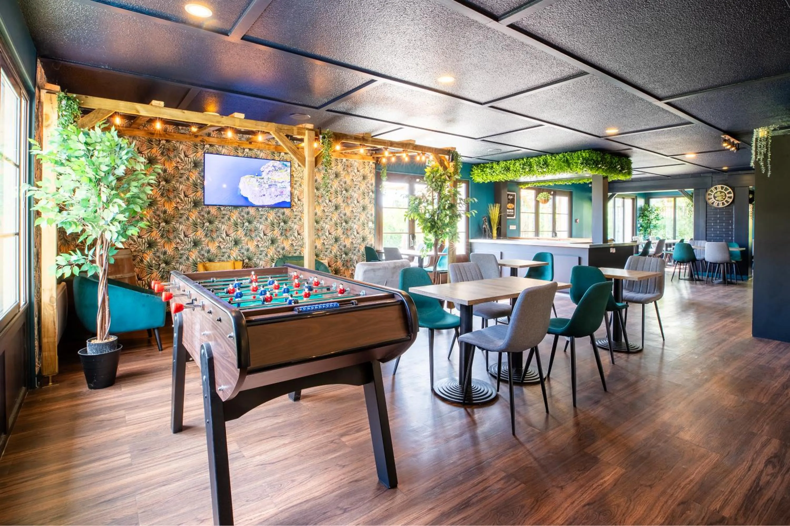 Communal lounge/ TV room in Kyriad Direct Laon