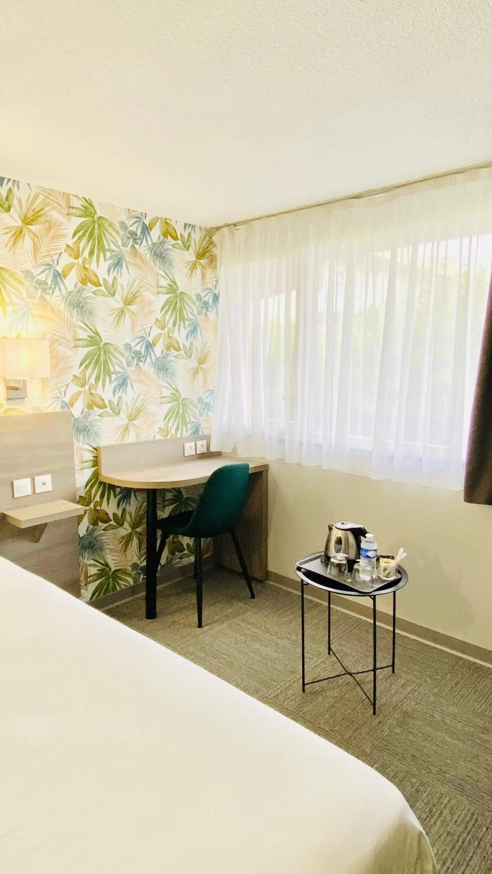 Bedroom, Bed in Kyriad Direct Laon