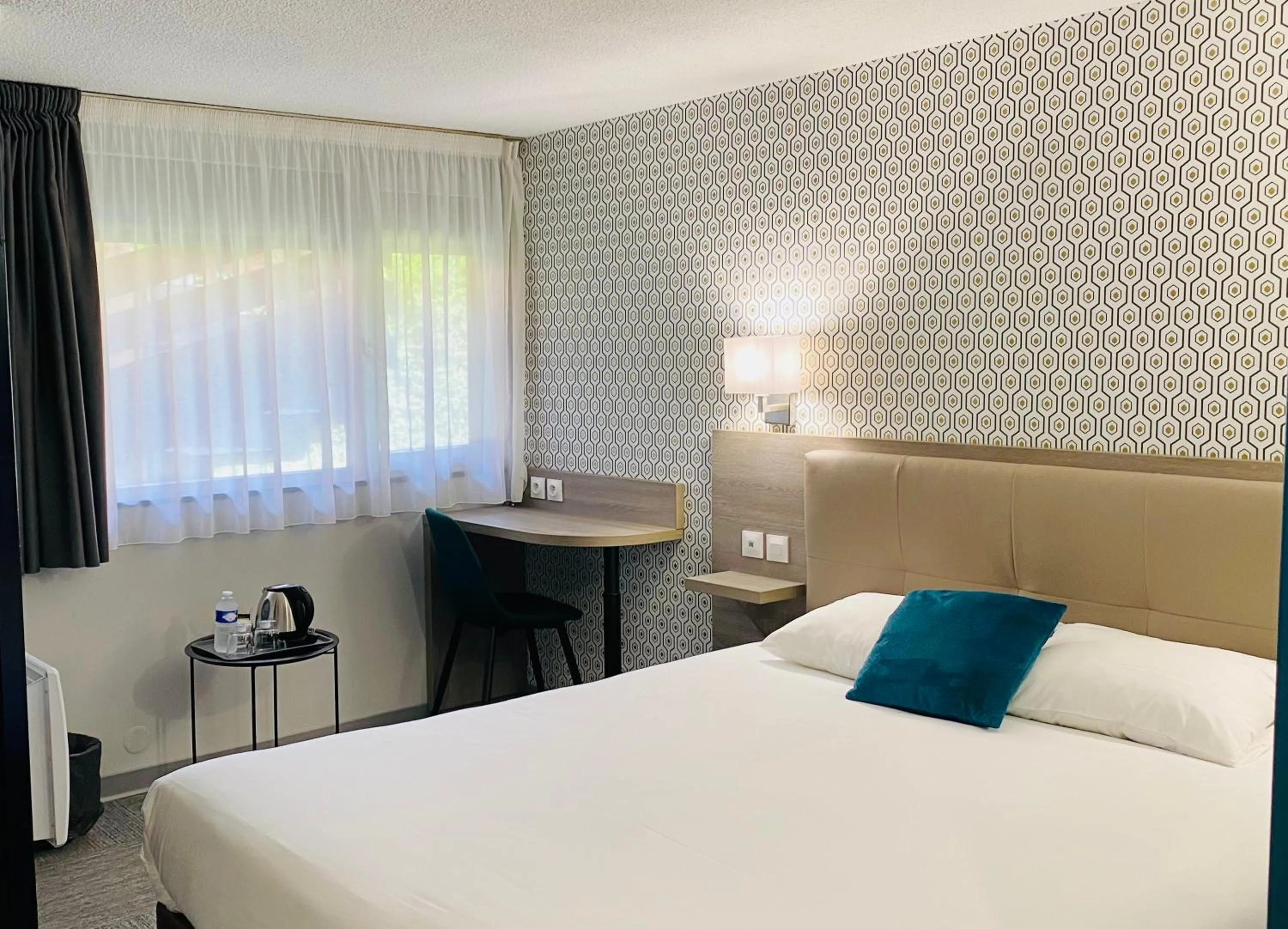 Bed in Kyriad Direct Laon