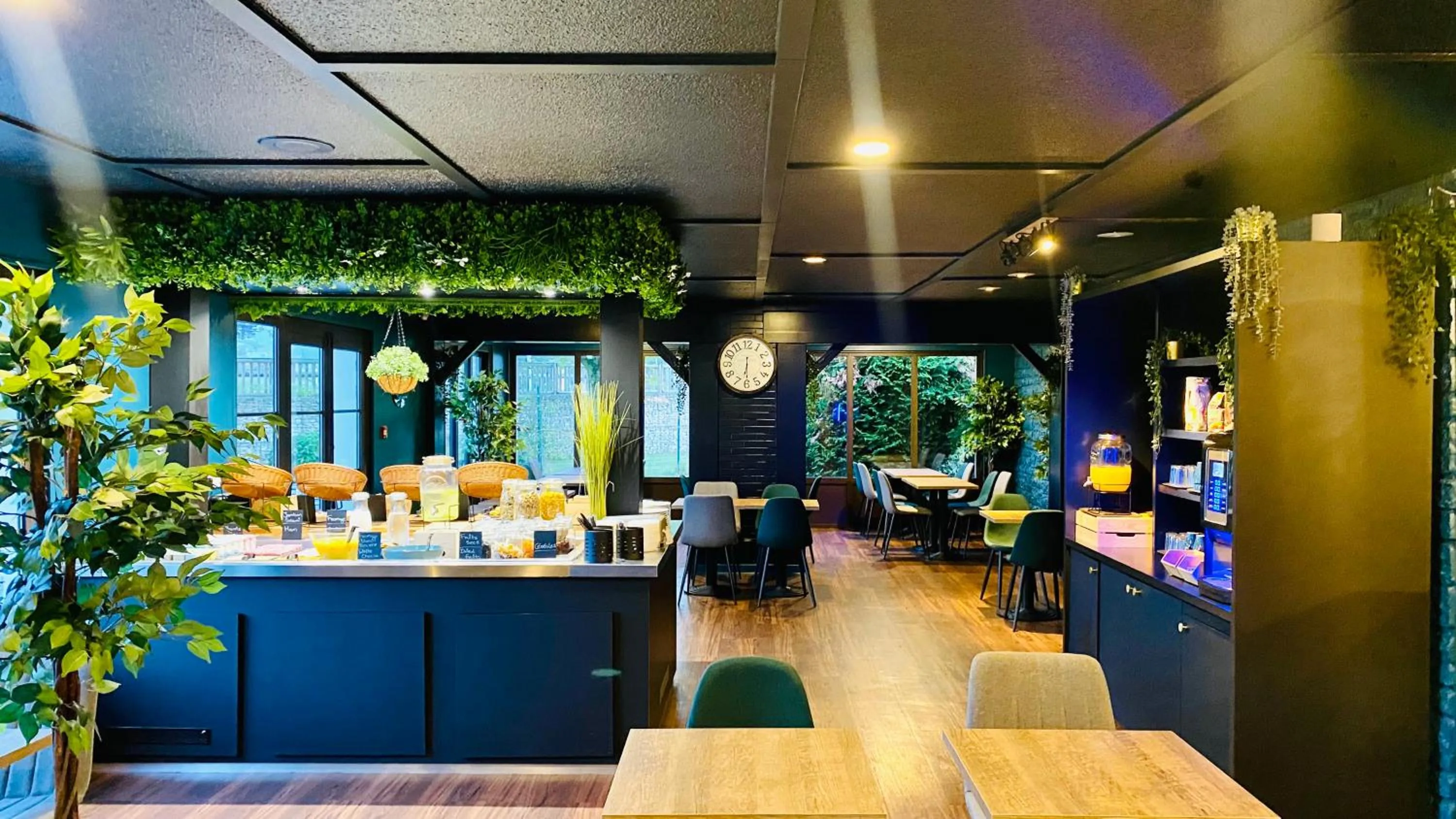 Food and drinks in Kyriad Direct Laon