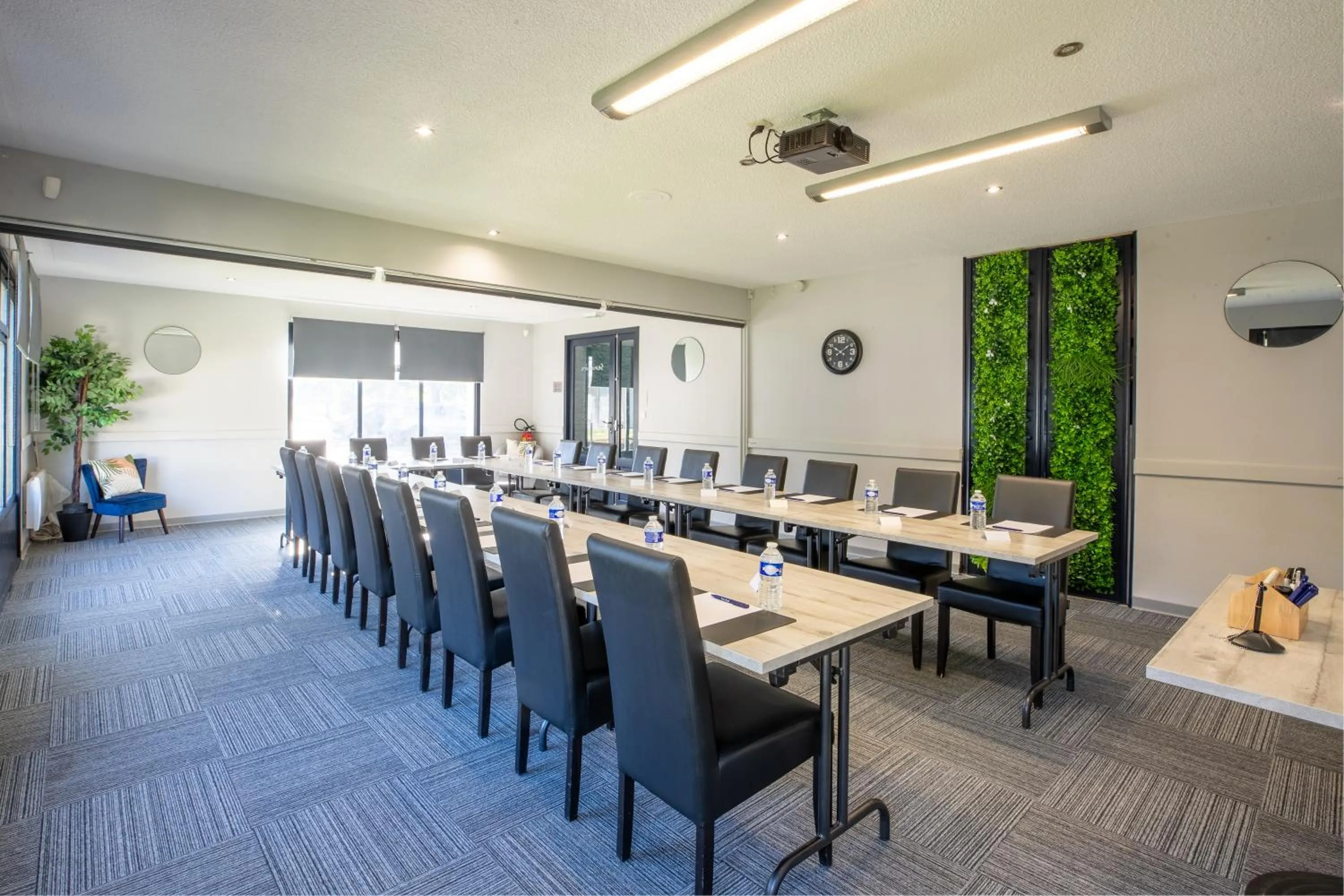 Meeting/conference room in Kyriad Direct Laon