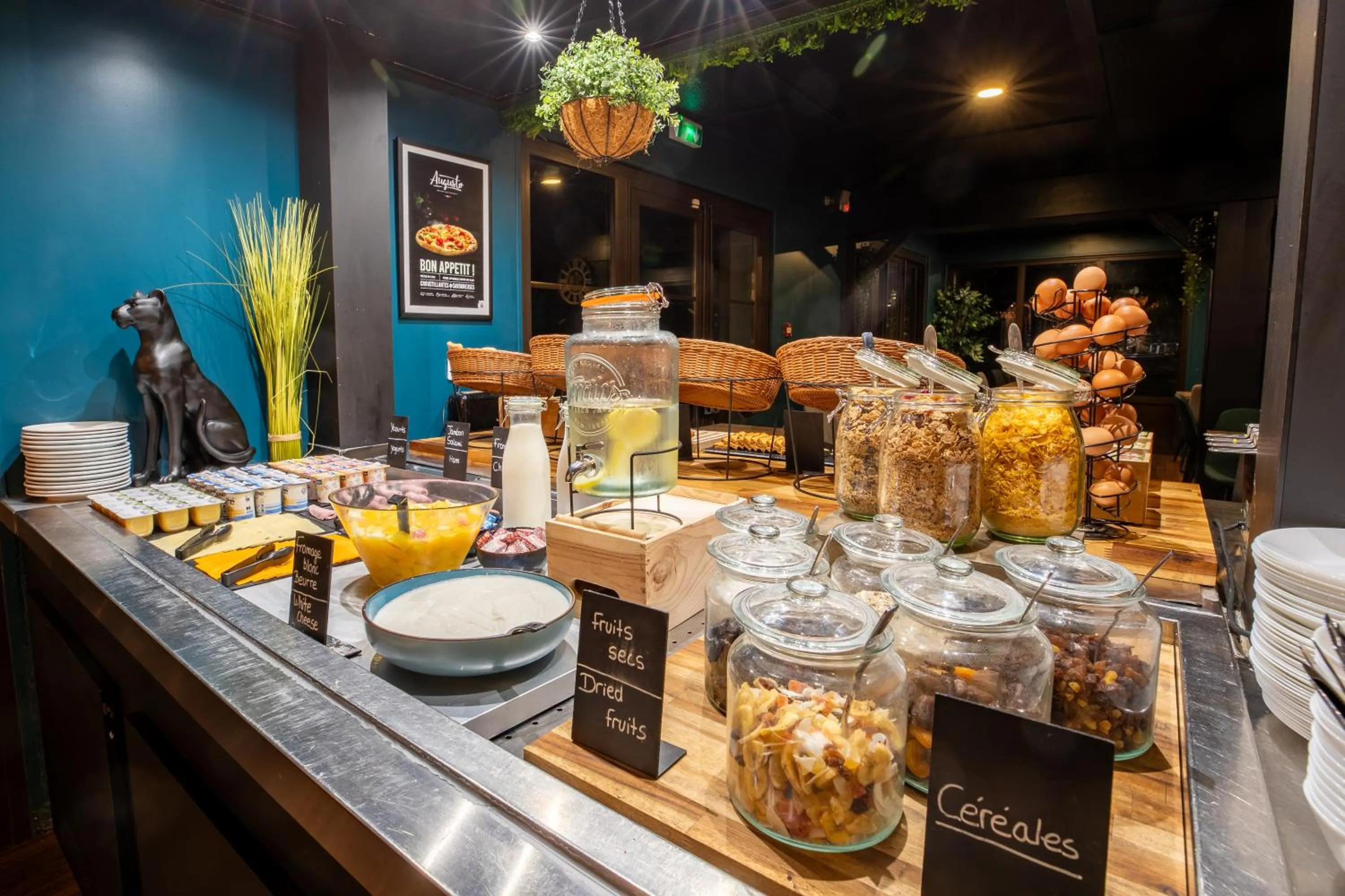 Breakfast in Kyriad Direct Laon