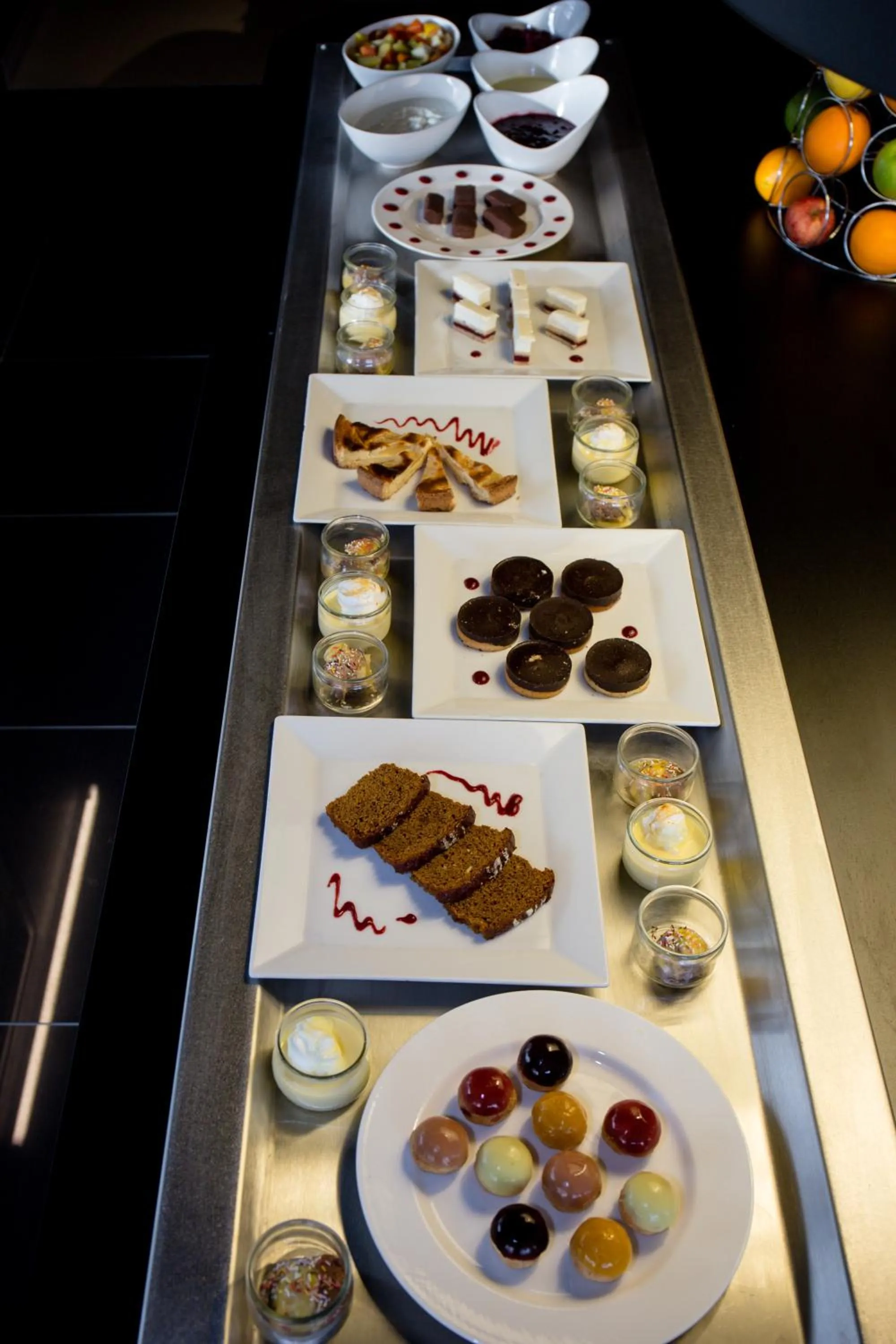 Restaurant/places to eat in Campanile Laval Ouest