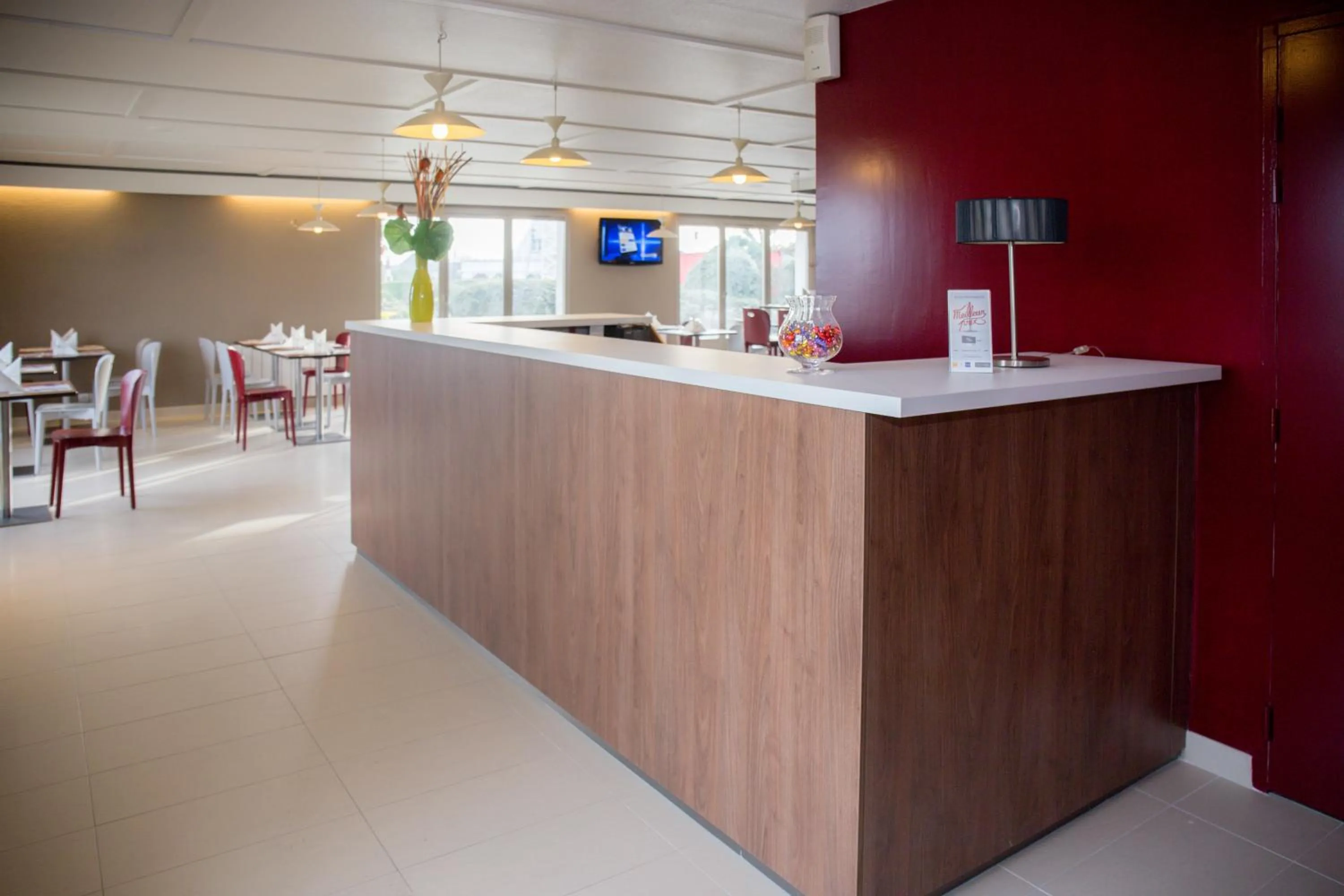 Lobby or reception in Hotel inn Design Laval