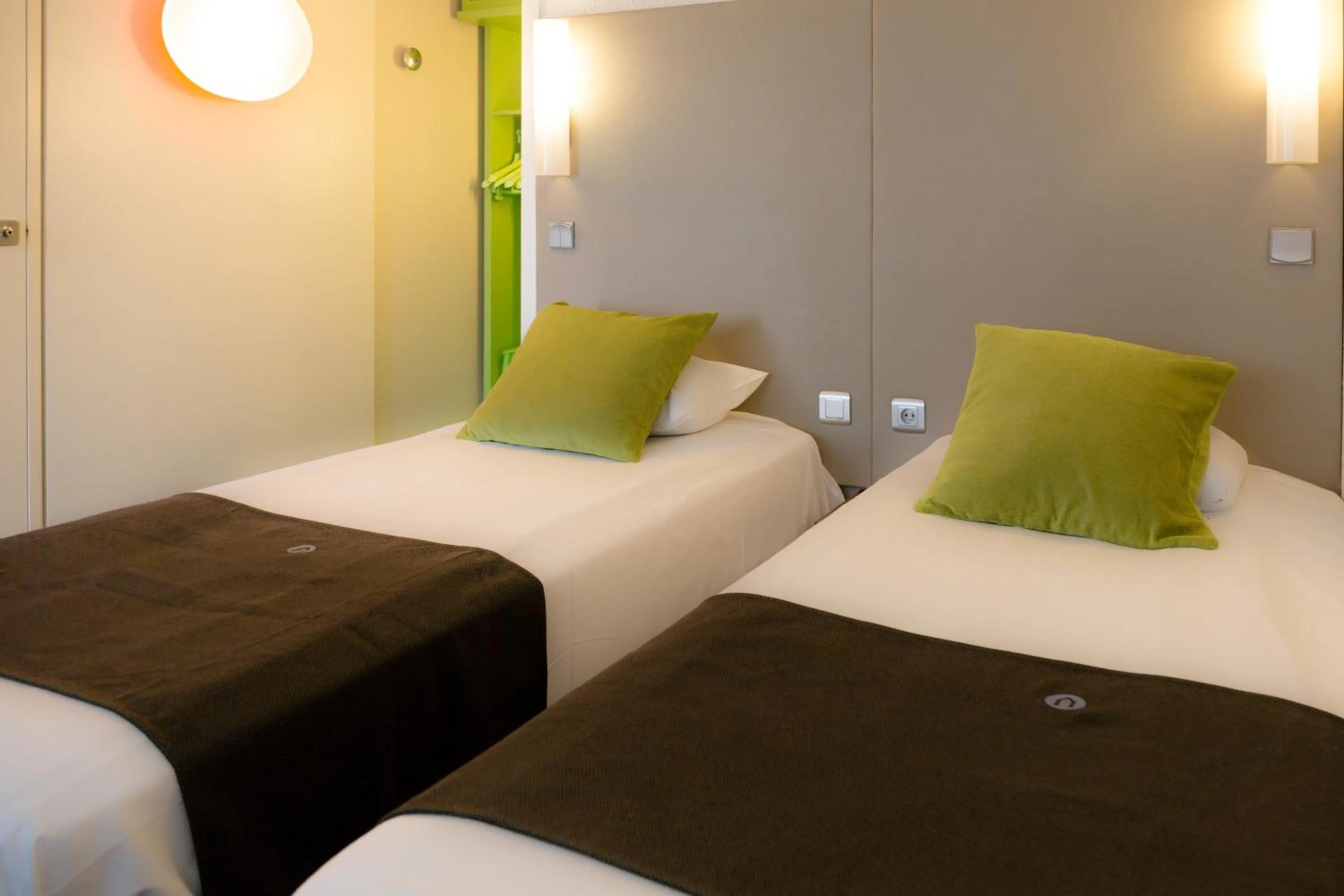 Bedroom, Bed in Hotel inn Design Laval