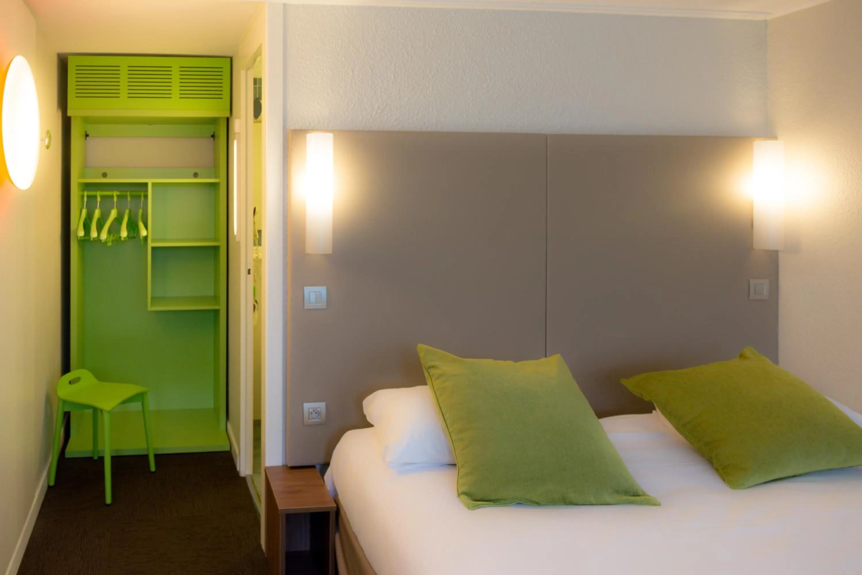 Bedroom, Bed in Hotel inn Design Laval