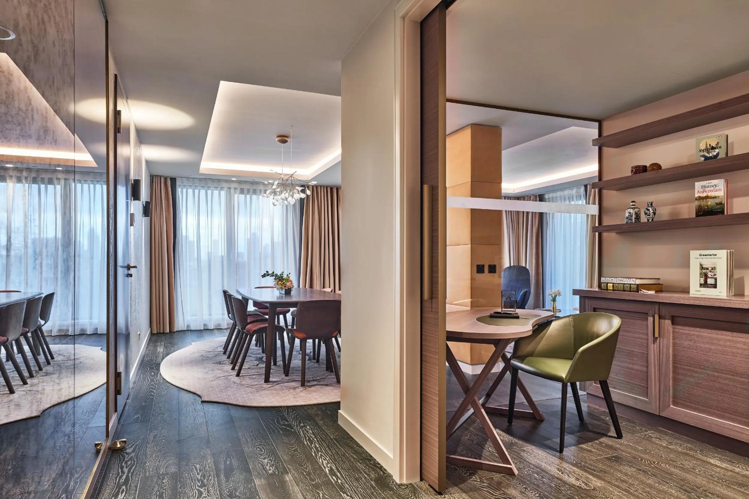 Living room in Hyatt Regency Amsterdam