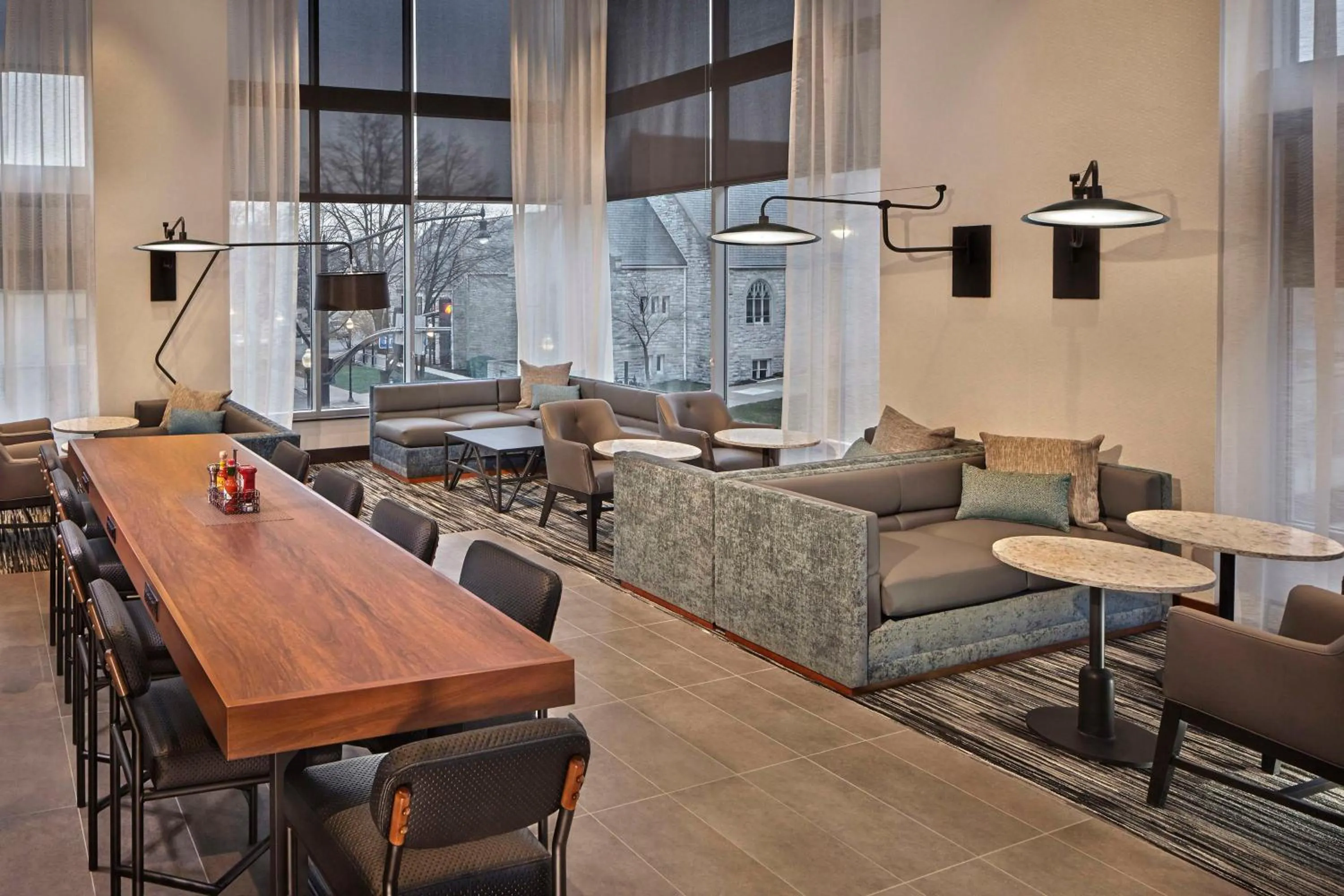 Lounge or bar in Hyatt Place State College
