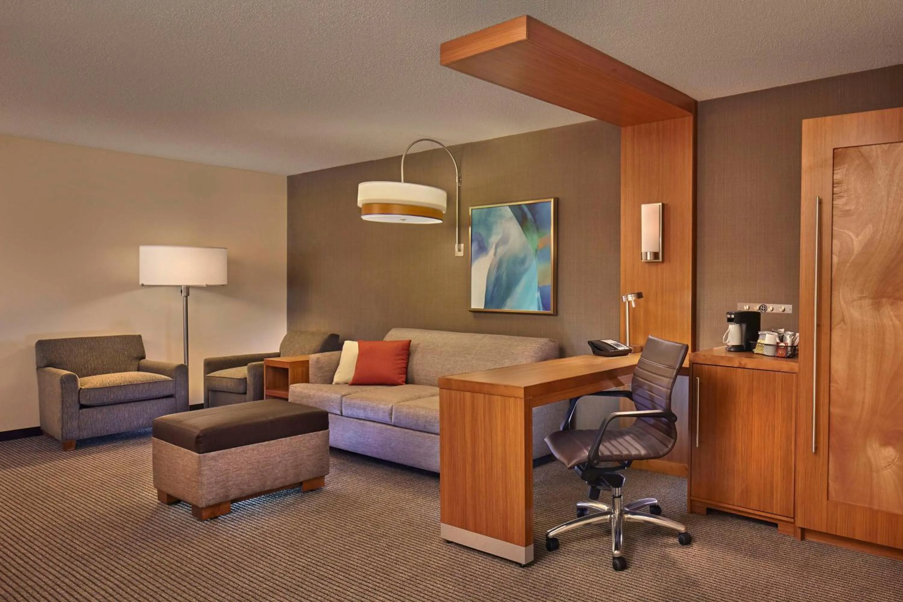 Photo of the whole room in Hyatt Place State College
