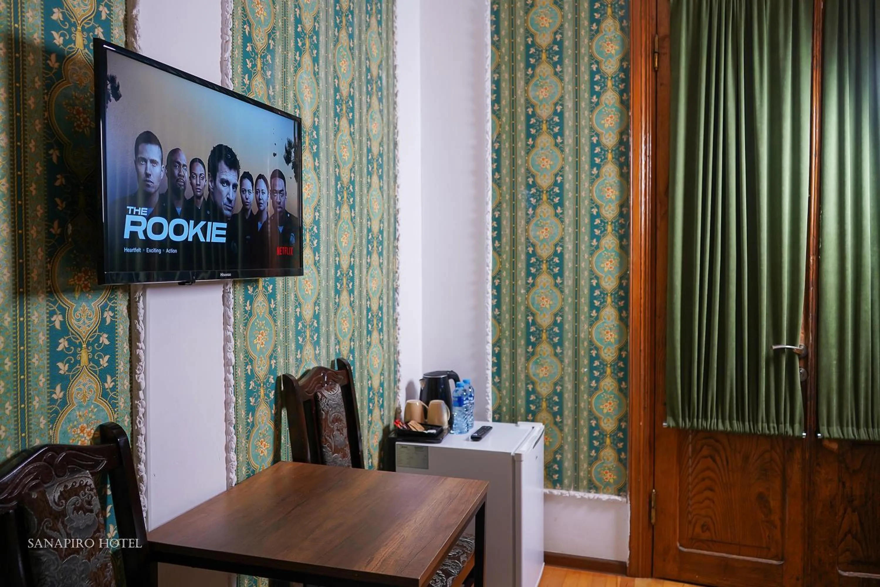 TV and multimedia in Sanapiro Hotel