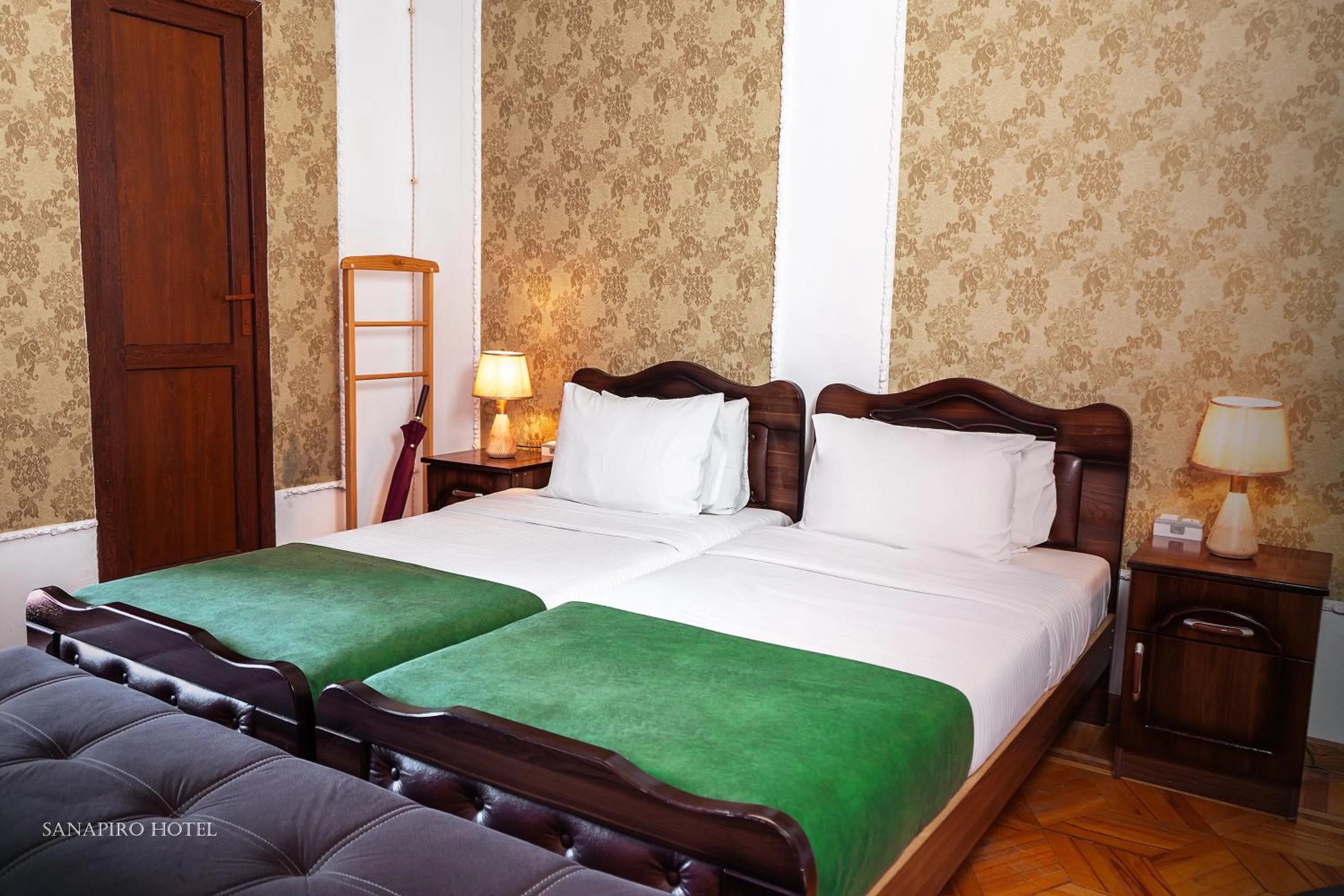 Bedroom, Bed in Sanapiro Hotel