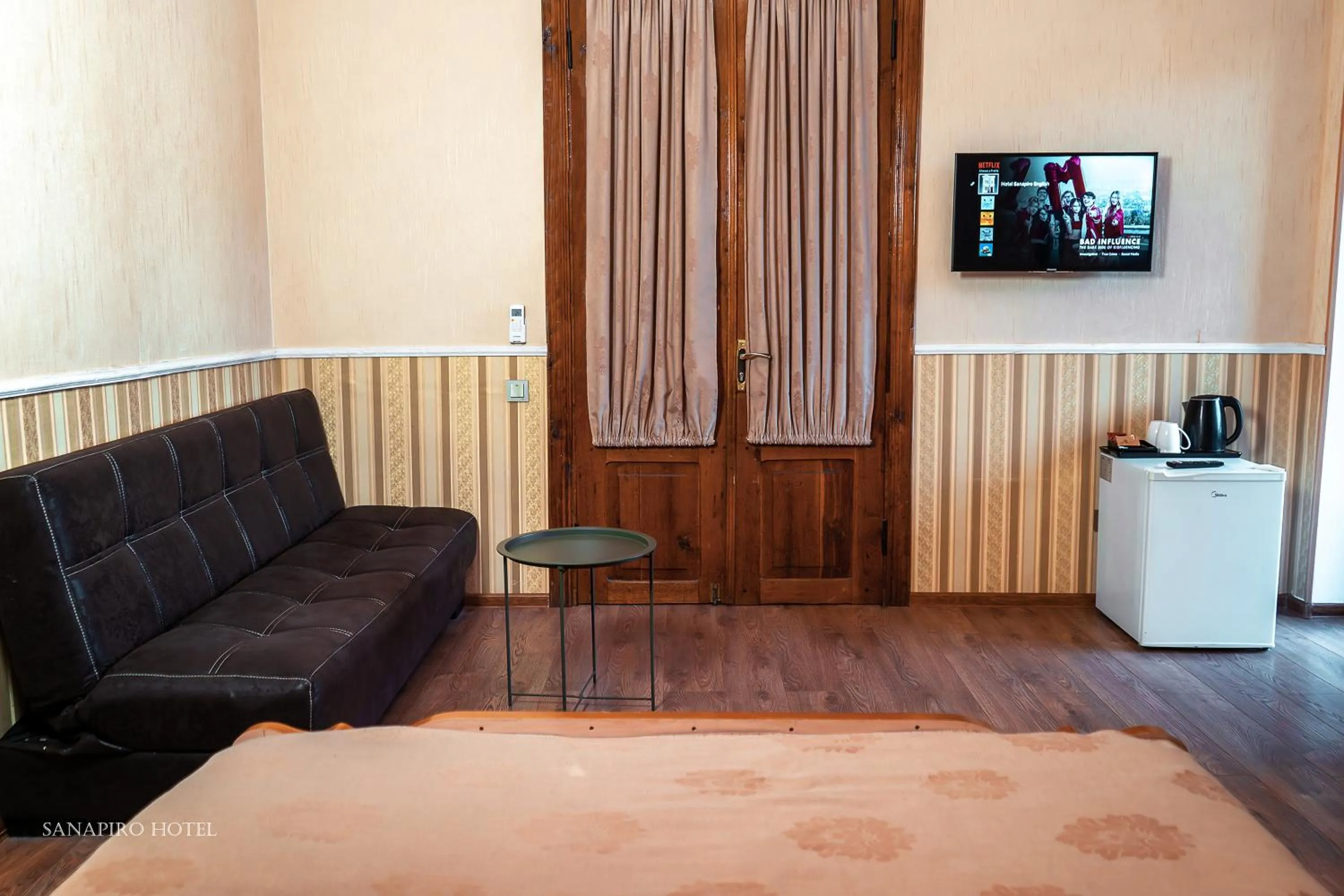 Bedroom in Sanapiro Hotel