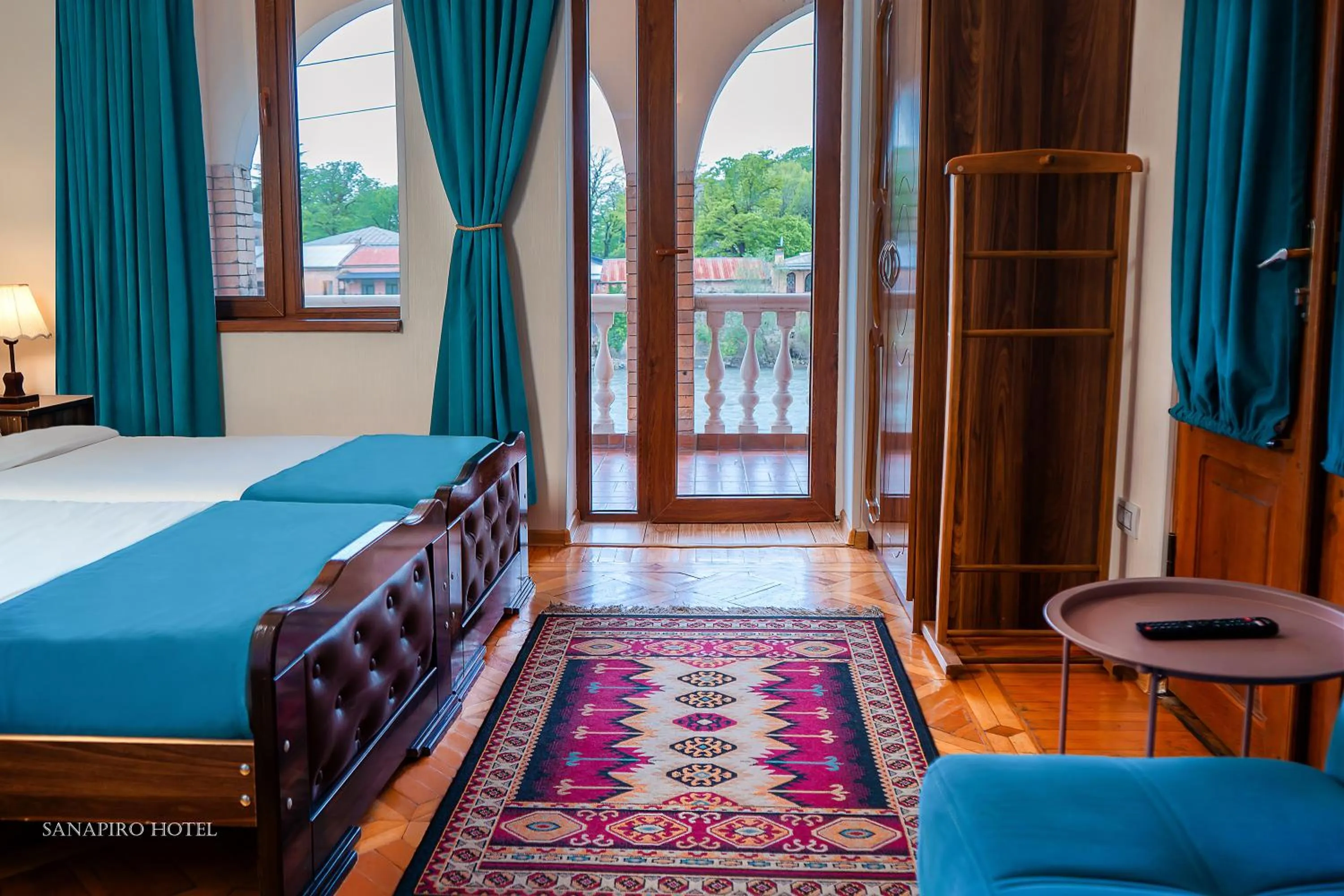 Balcony/Terrace, Bed in Sanapiro Hotel