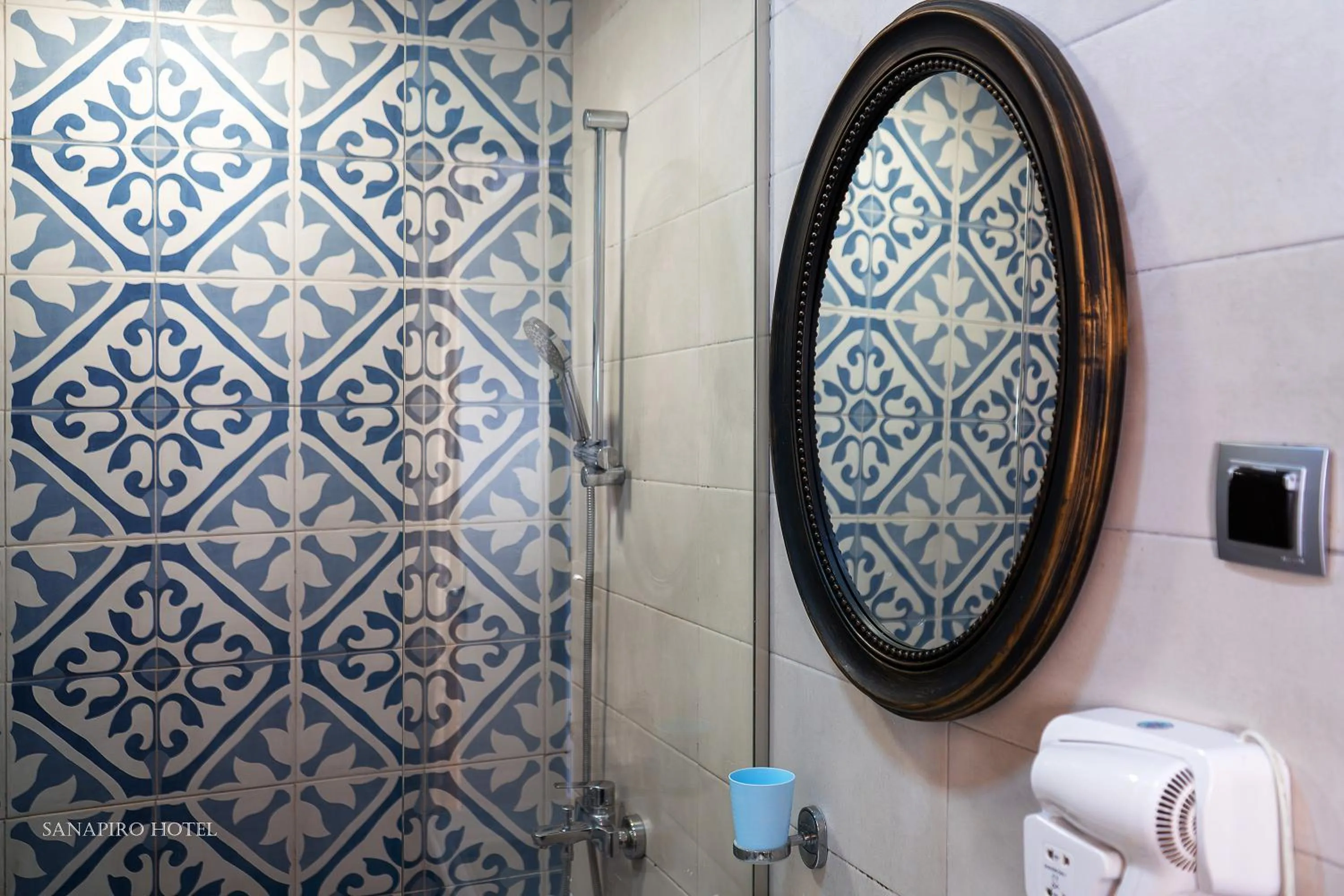 Public Bath in Sanapiro Hotel