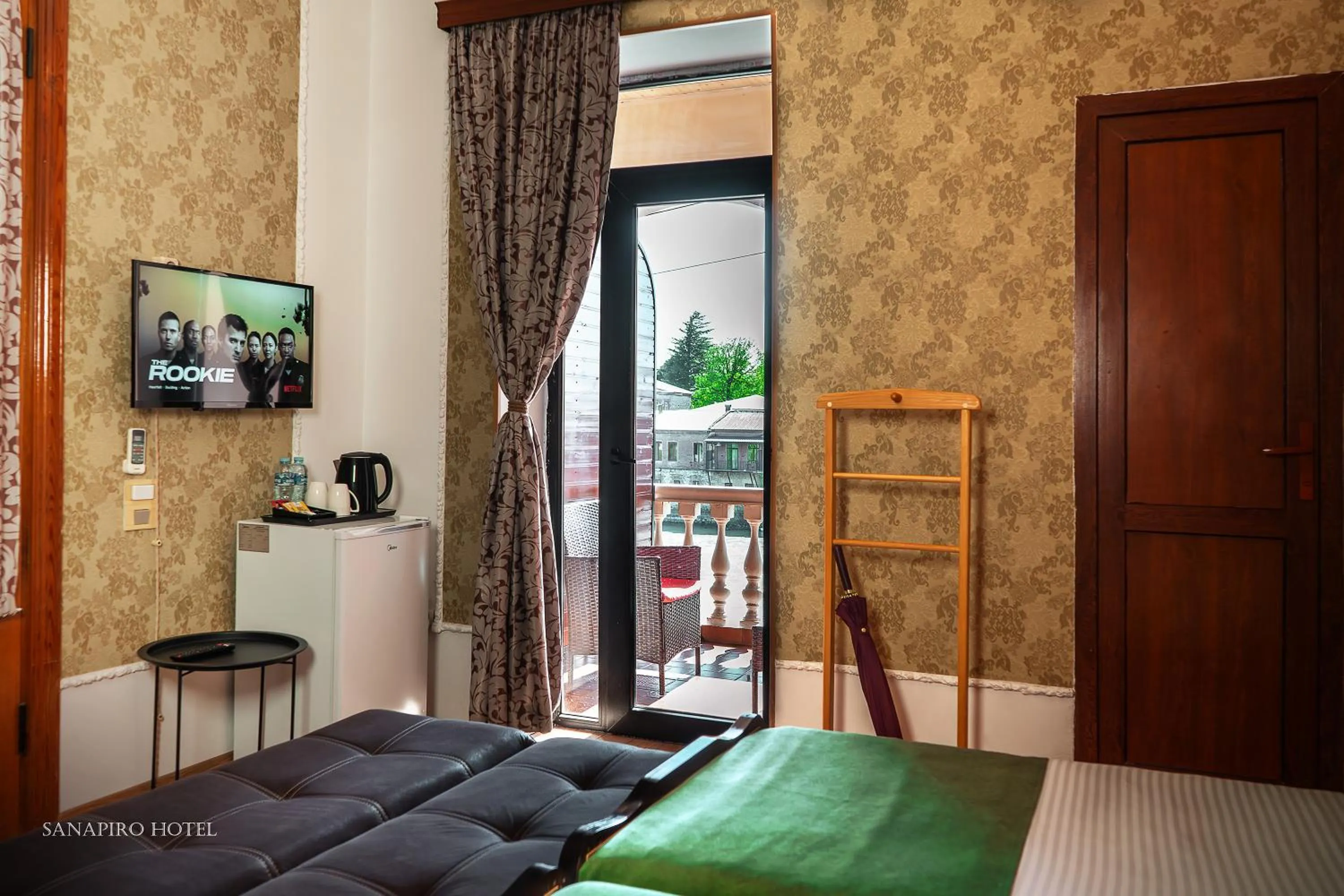 Bedroom, Bed in Sanapiro Hotel