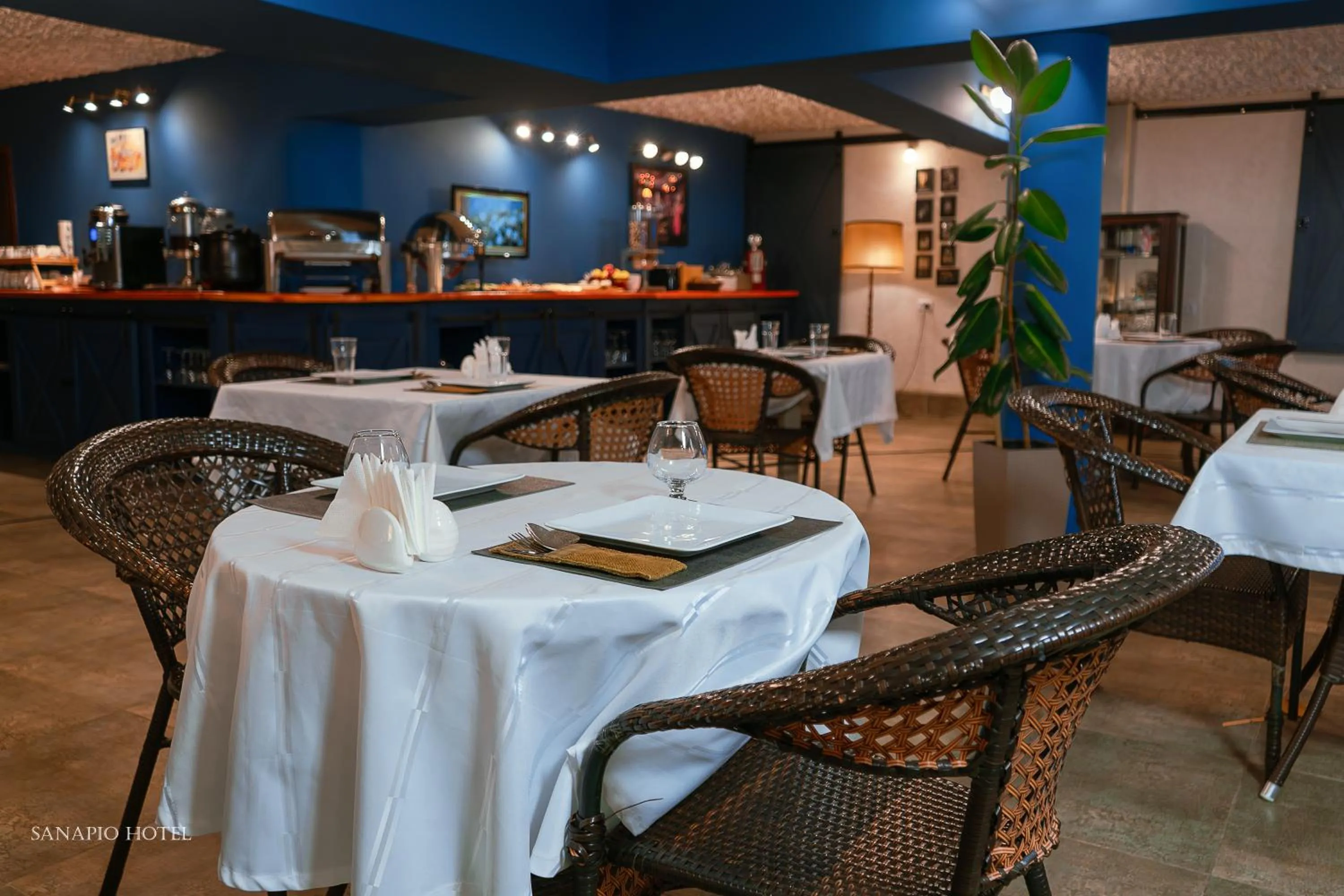 Dining area in Sanapiro Hotel