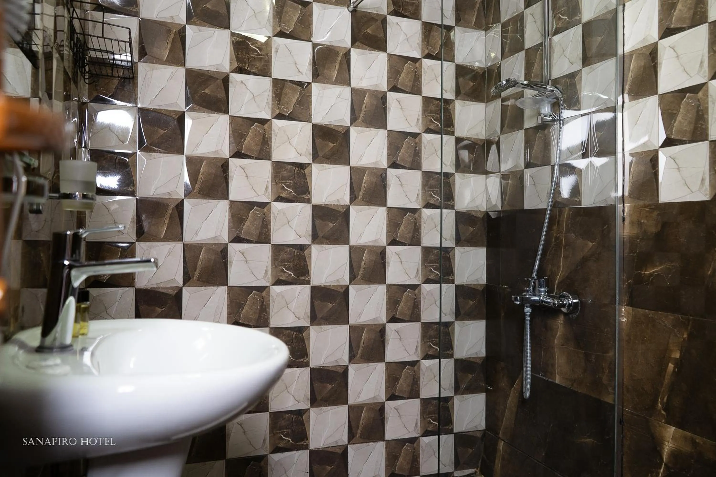 Bathroom in Sanapiro Hotel