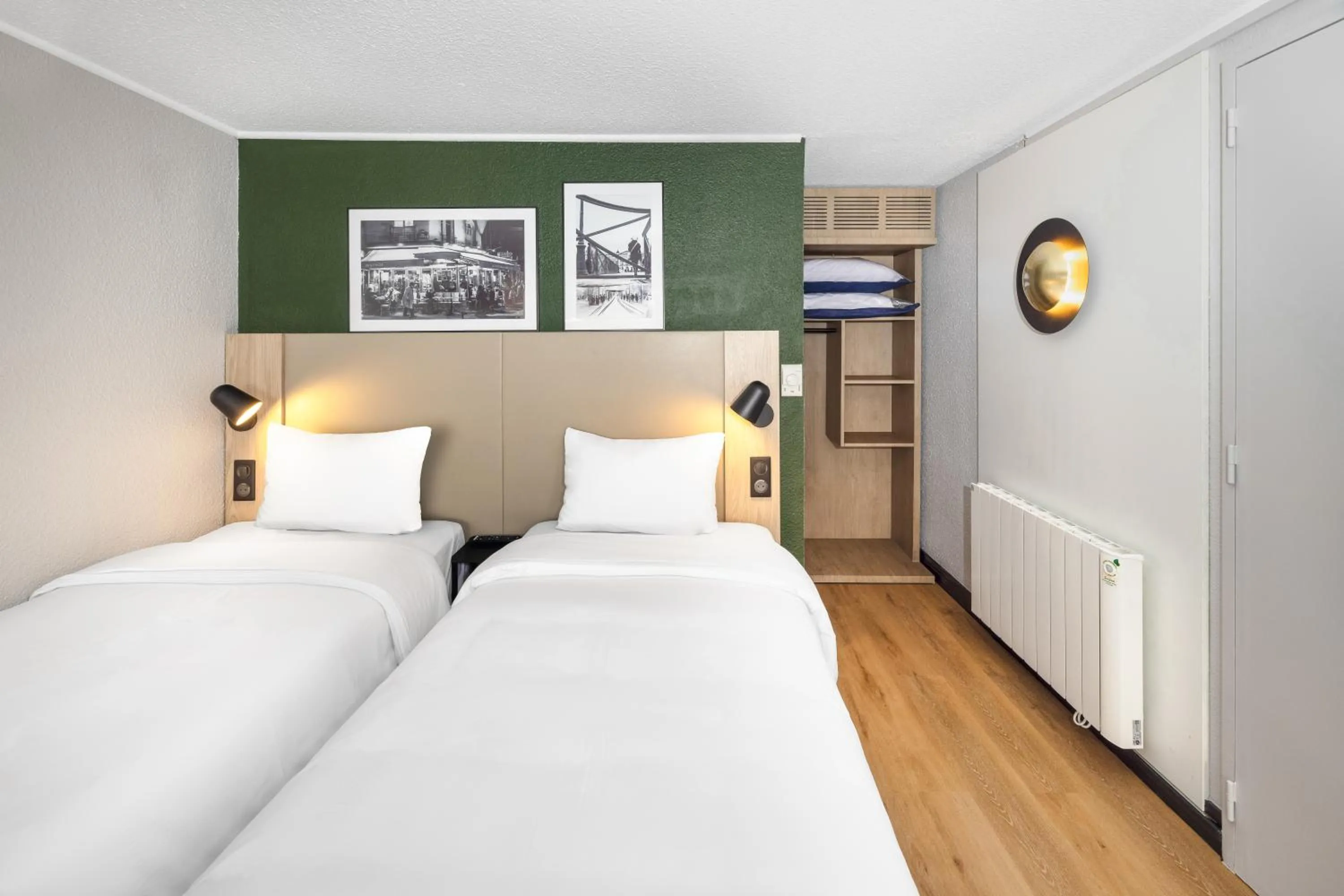 Bedroom, Bed in Campanile NATURE - Lille Est Villeneuve-d'Ascq