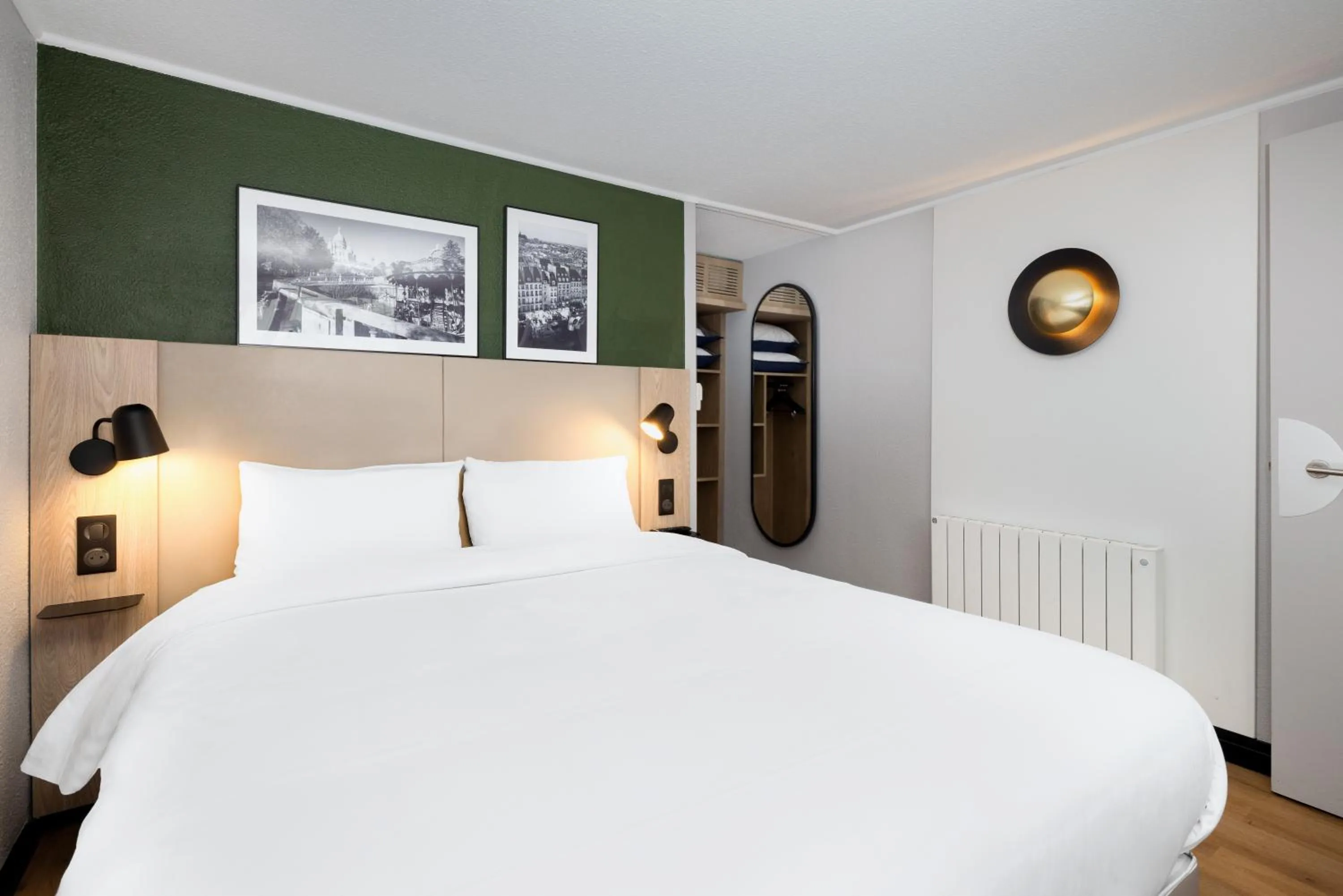 Bedroom, Bed in Campanile NATURE - Lille Est Villeneuve-d'Ascq