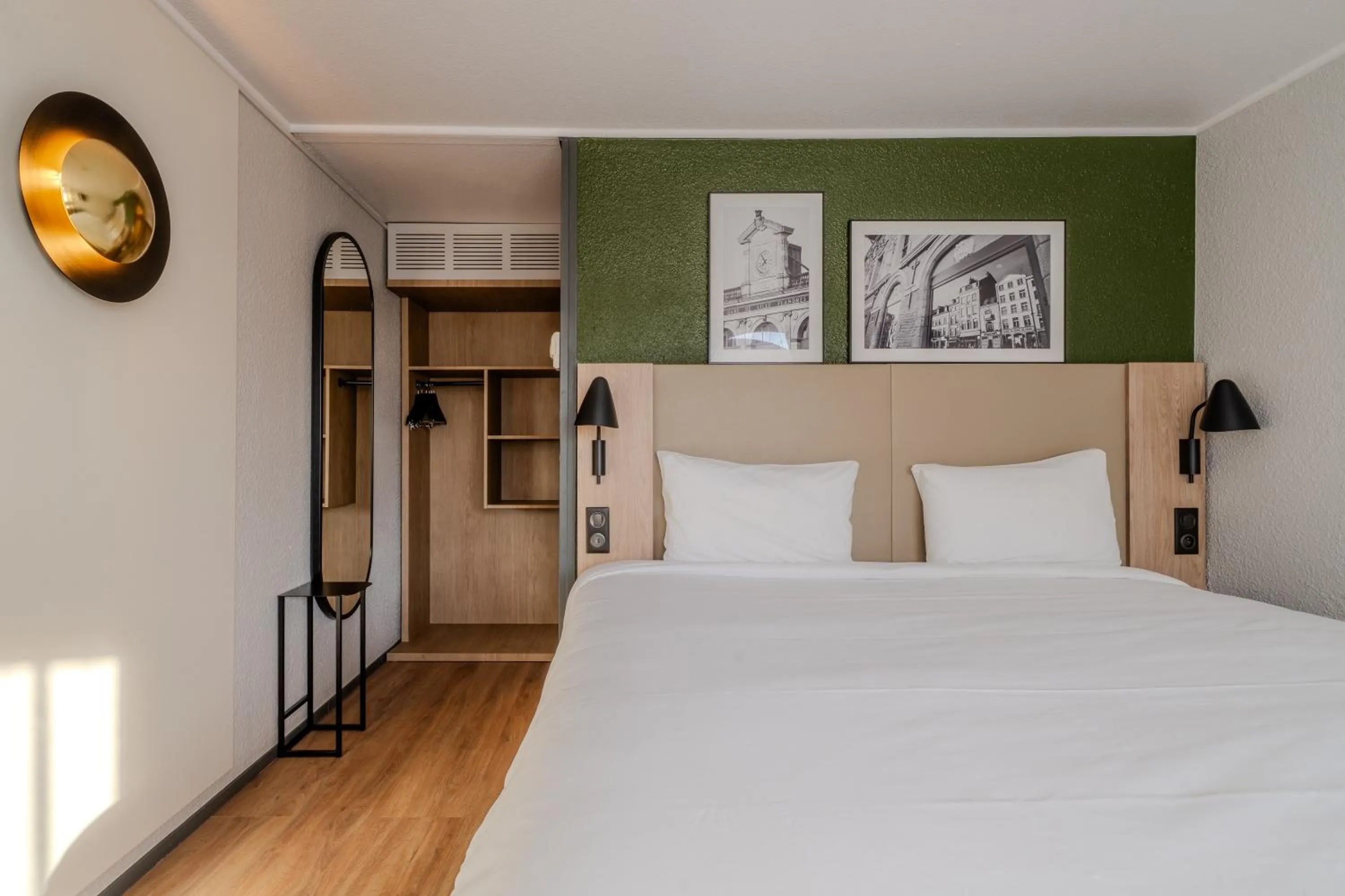 Bedroom, Bed in Campanile NATURE - Lille Est Villeneuve-d'Ascq