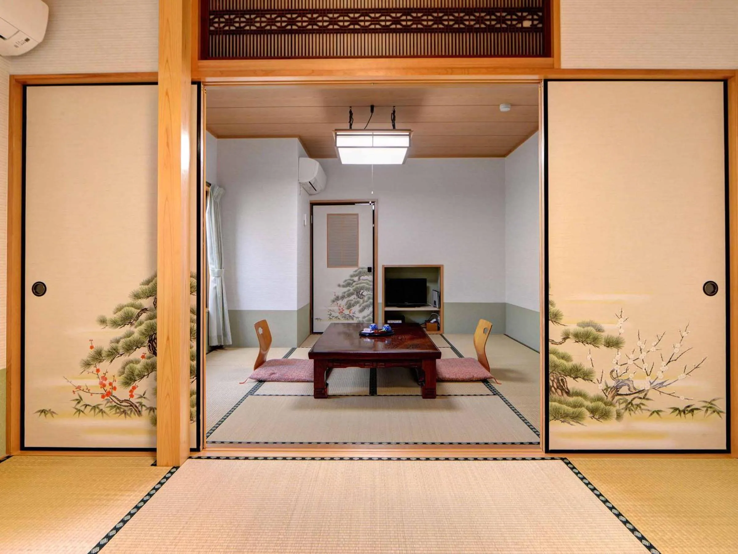 Photo of the whole room in Ryokan Niko