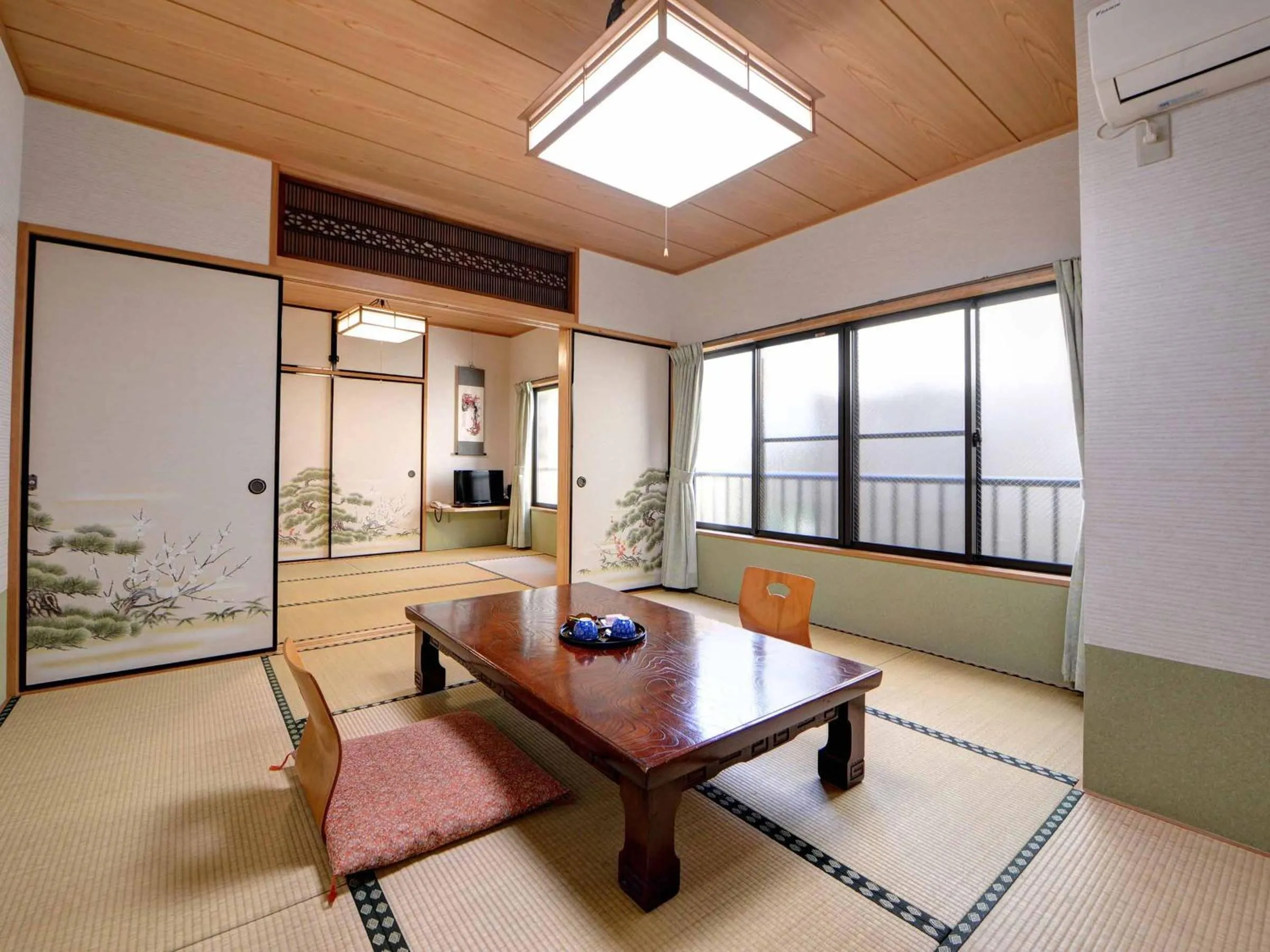 Photo of the whole room in Ryokan Niko