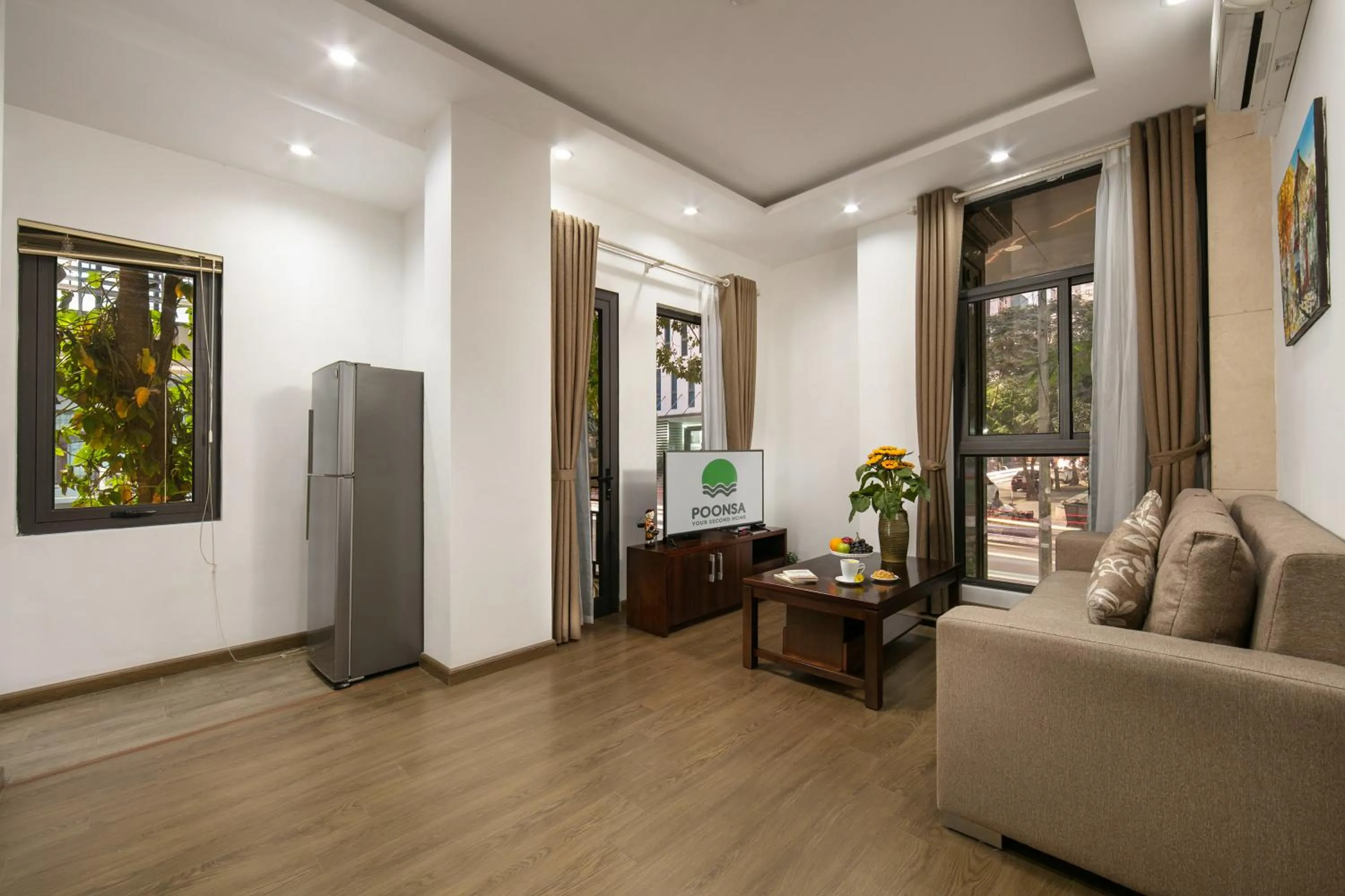 Day in Poonsa Hanoi - The Ordinary Living