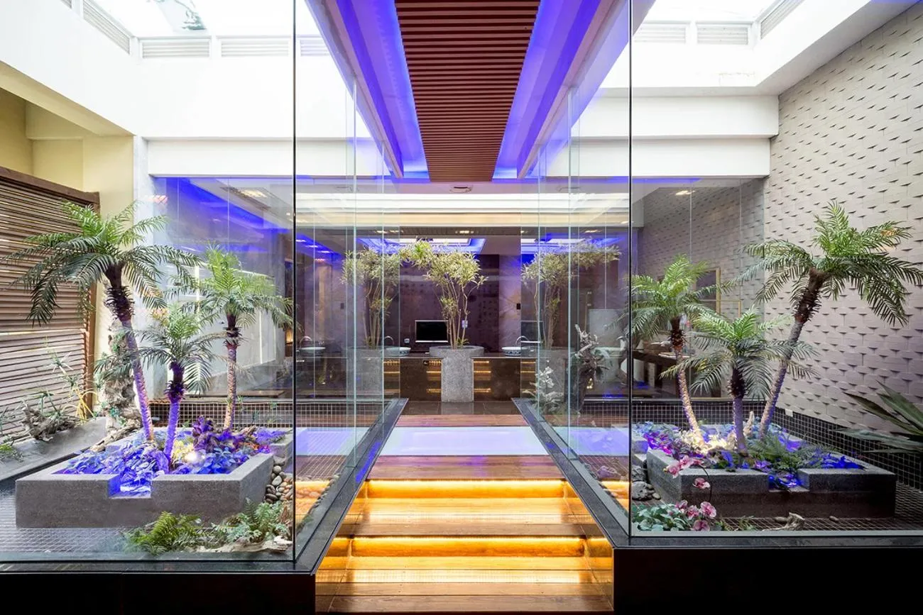 Decorative detail in Norway Forest Villa Motel