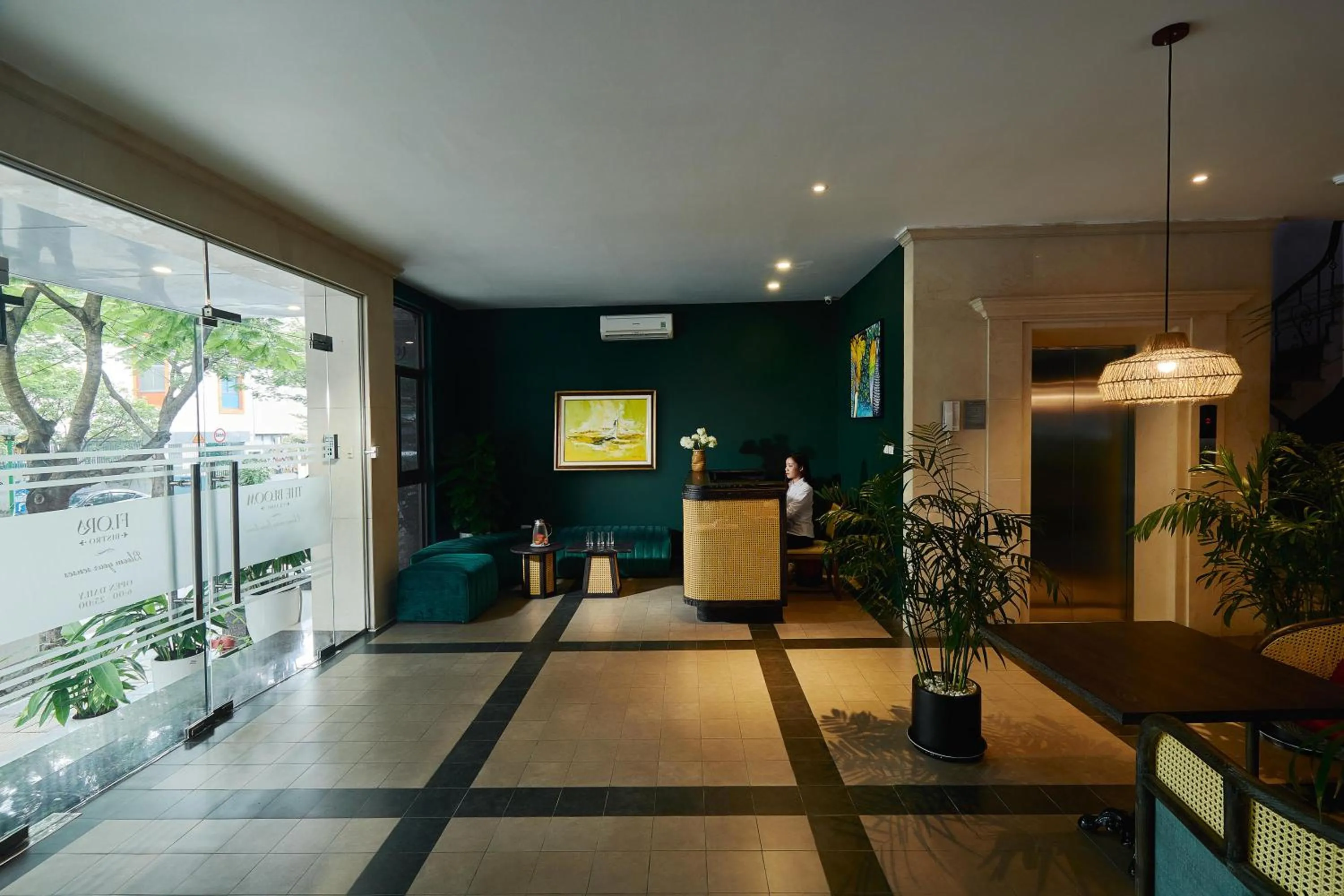 Lobby or reception in The Bloom Classic - An Excellent Blend of Cozy Living and Urban Relaxation