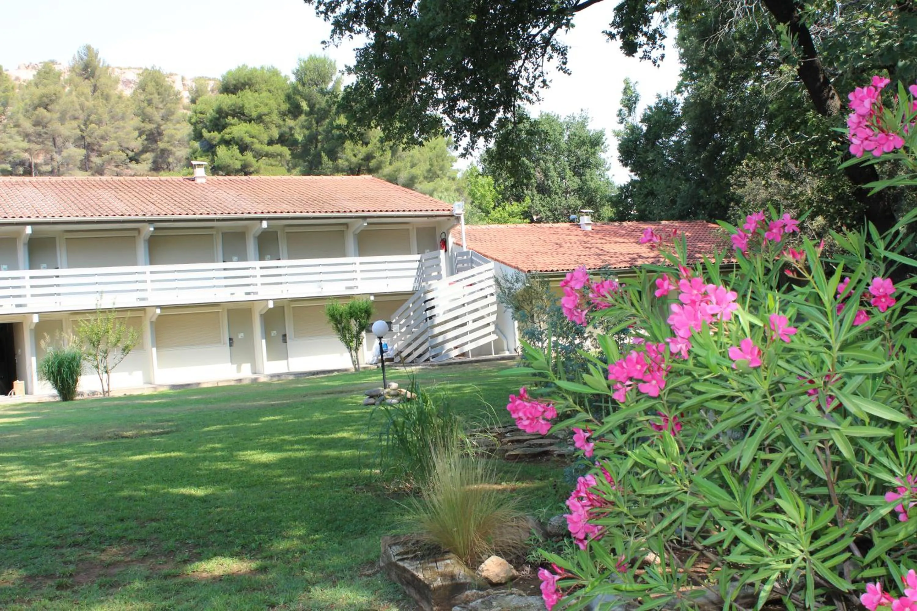 Property building, Garden in Campanile Marseille Vitrolles Griffon
