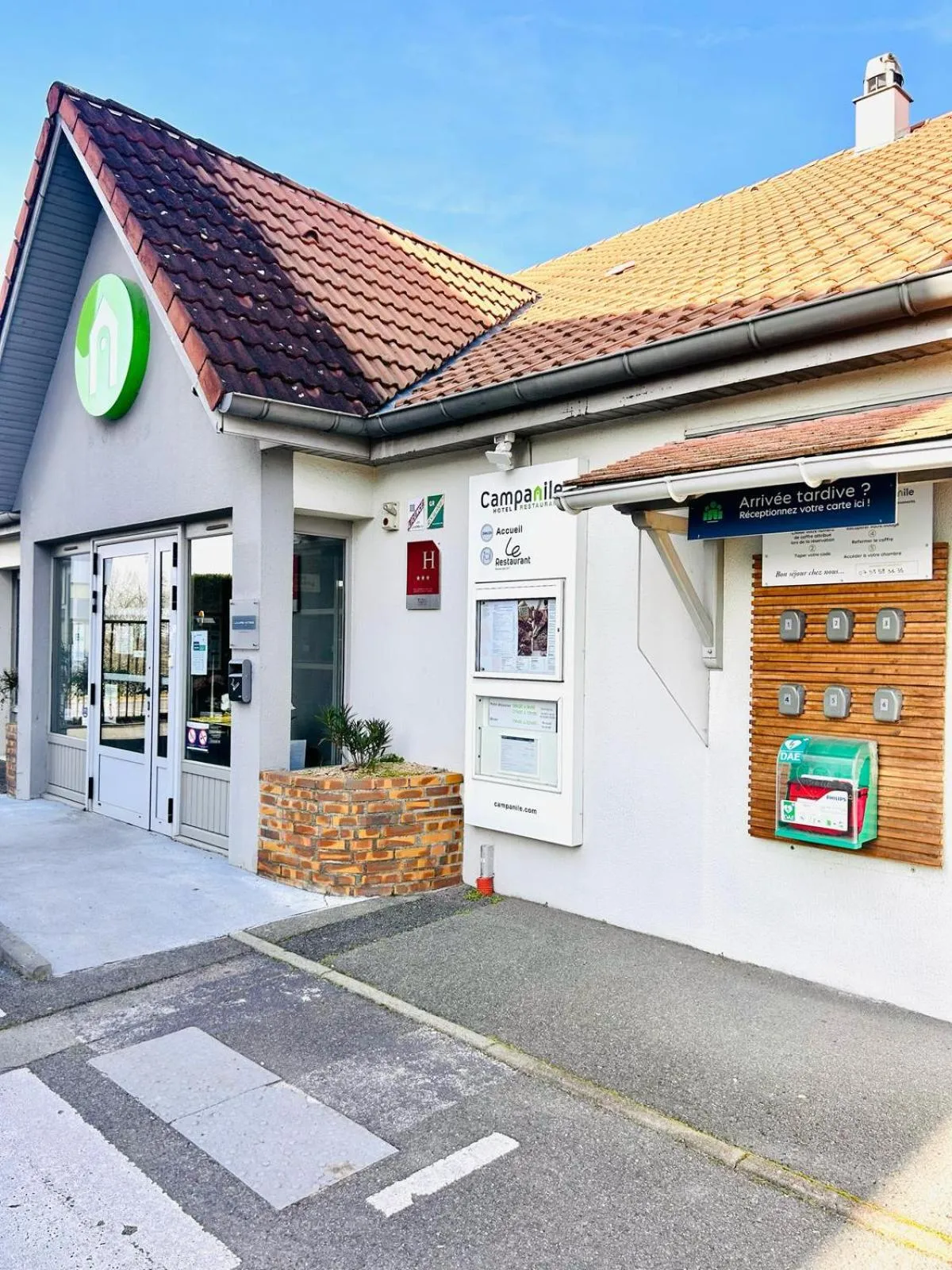 Facade/entrance in Campanile Montargis - Amilly