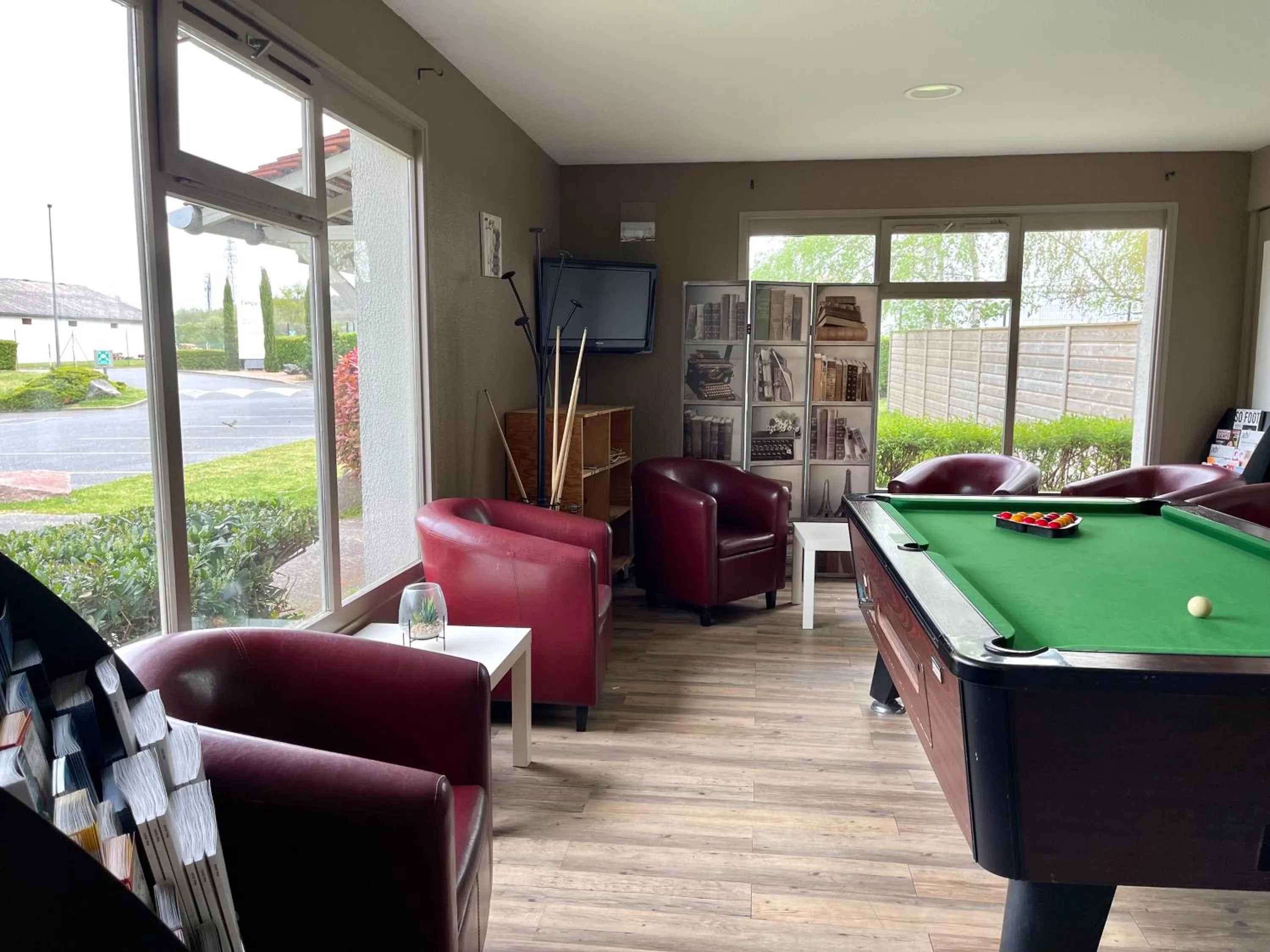 Billiard in Campanile Montluçon ~ Saint-Victor