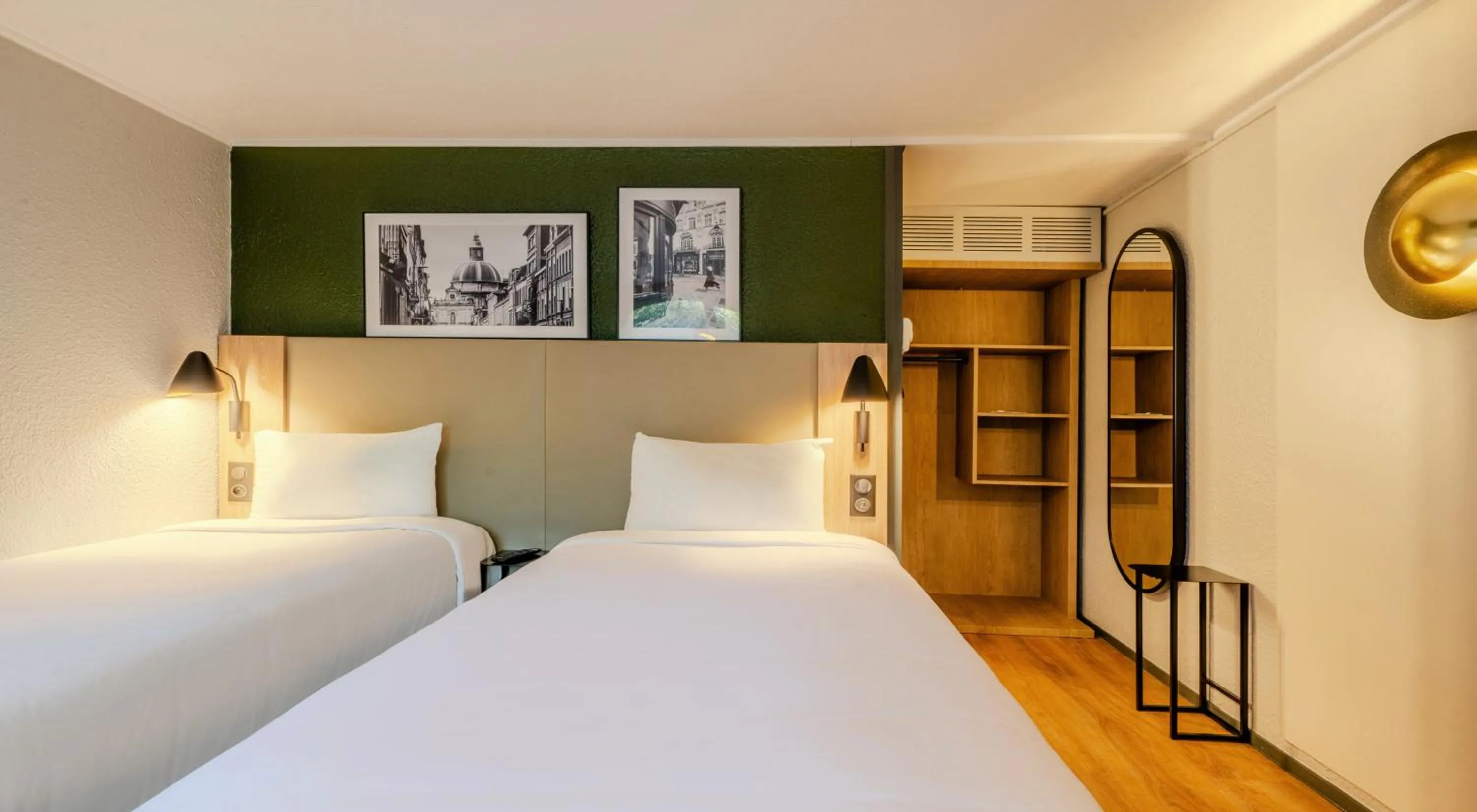 Property building, Bed in Campanile Montpellier Sud - A709