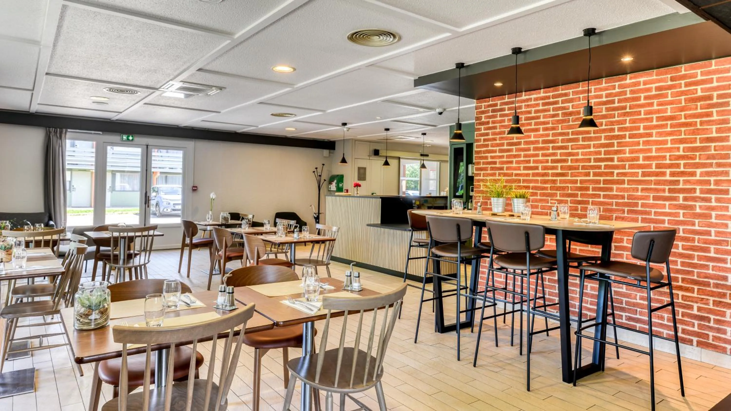 Restaurant/places to eat in Campanile NATURE - Montpellier Sud