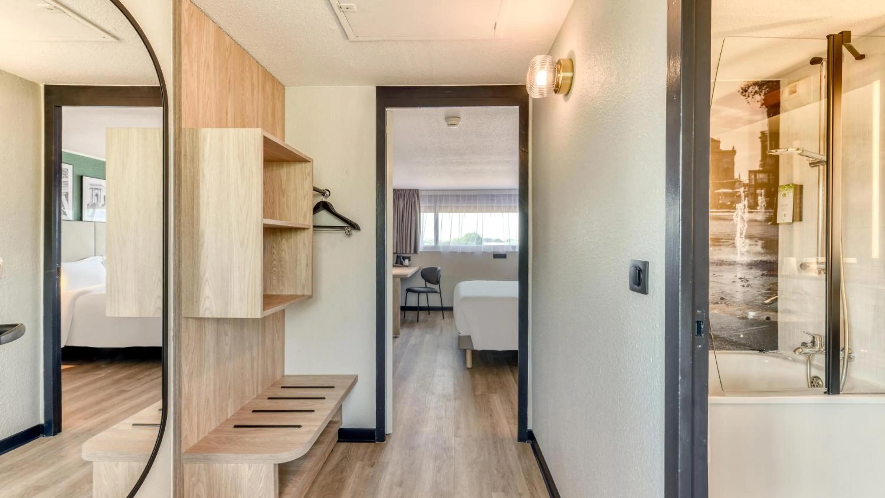 Photo of the whole room in Campanile NATURE - Montpellier Sud