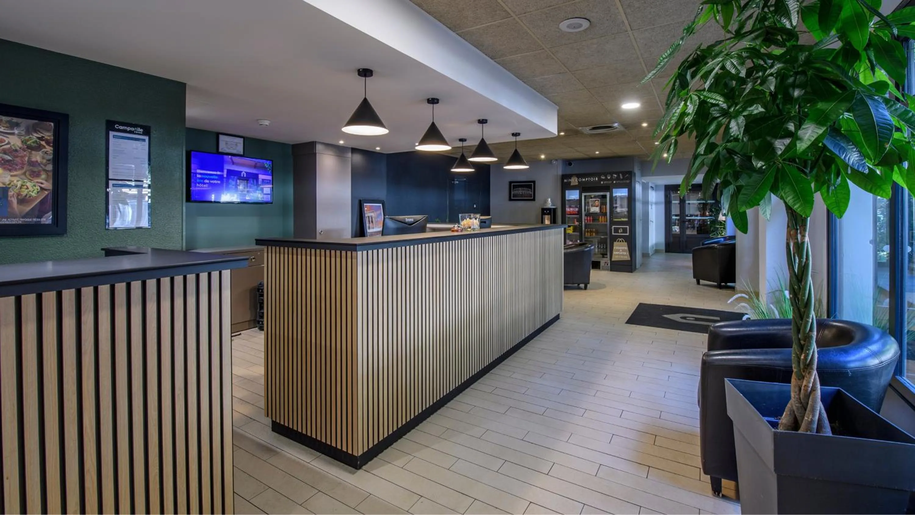 Lobby or reception in Campanile PRIME - Nîmes Centre