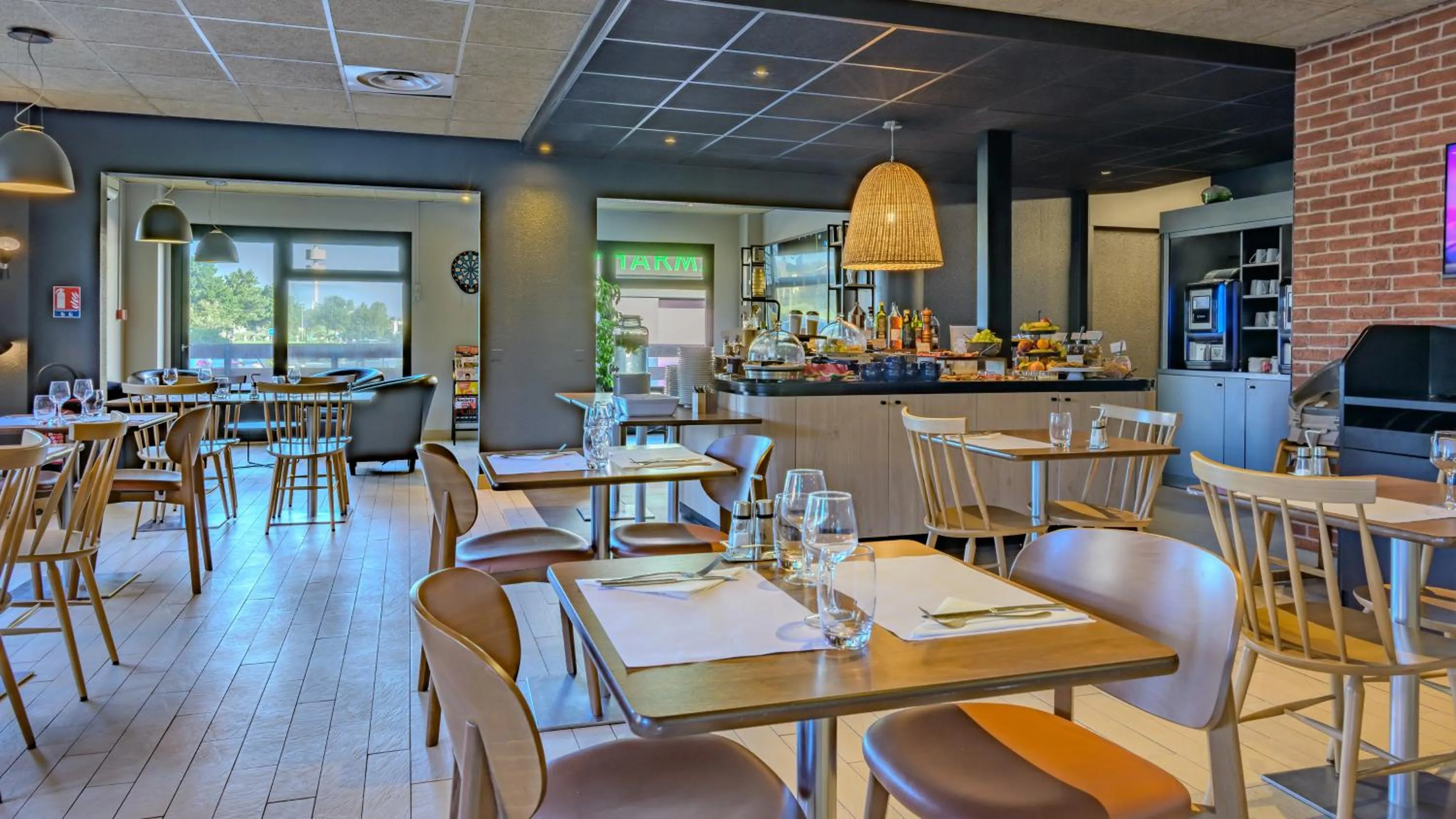 Restaurant/places to eat in Campanile PRIME - Nîmes Centre
