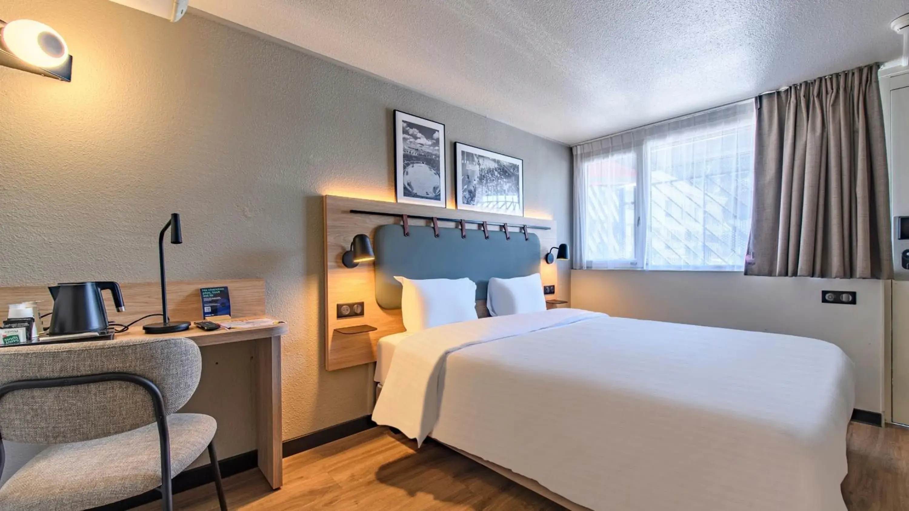 Standard Room - 1 Queen Bed in Campanile PRIME - Nîmes Centre Standard Room - 1 Queen Bed in Campanile PRIME - Nîmes Centre