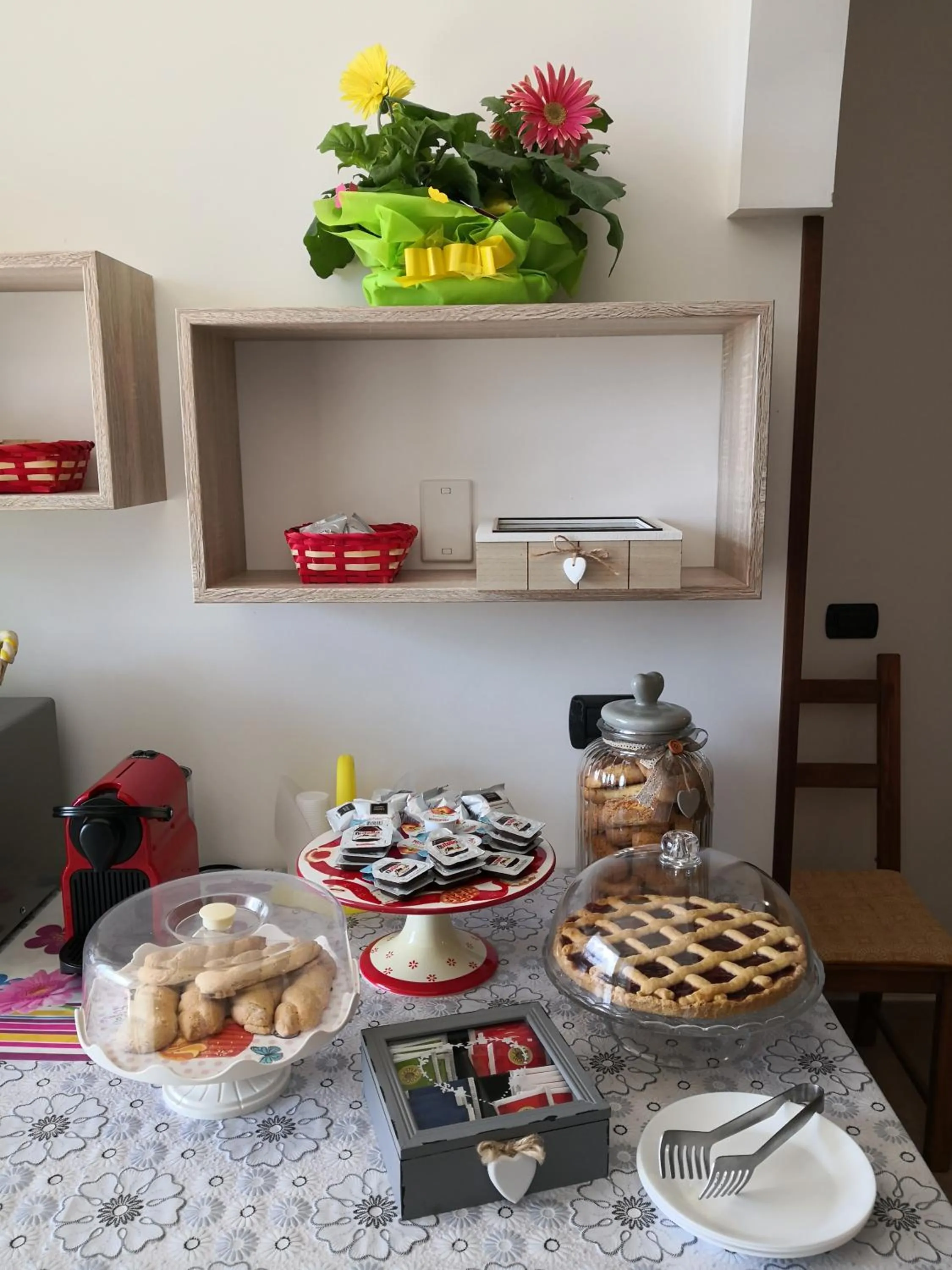 Food and drinks in B&B Il Papavero Rosso