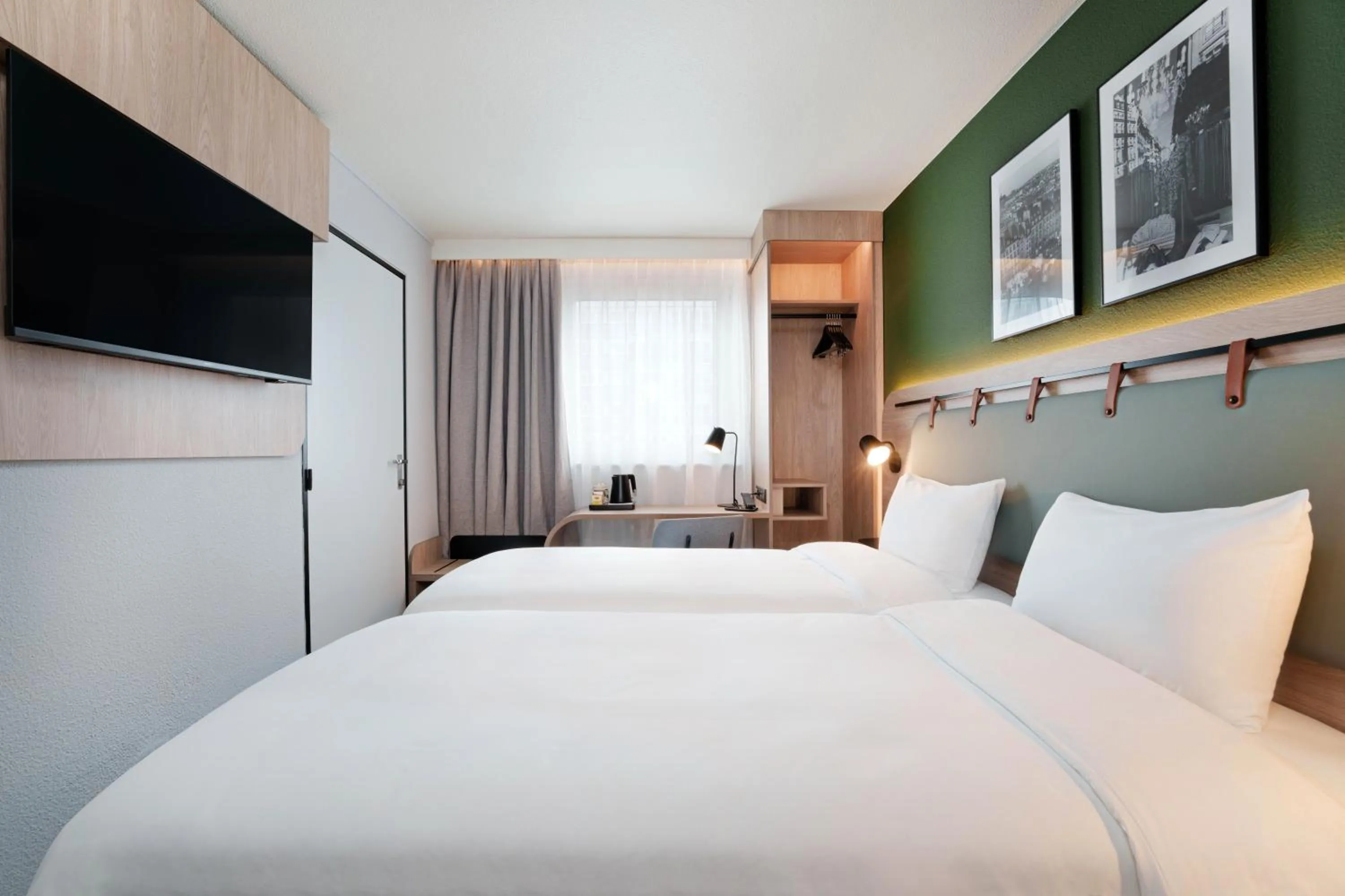 Bed in Campanile PRIME - Paris Ouest Boulogne