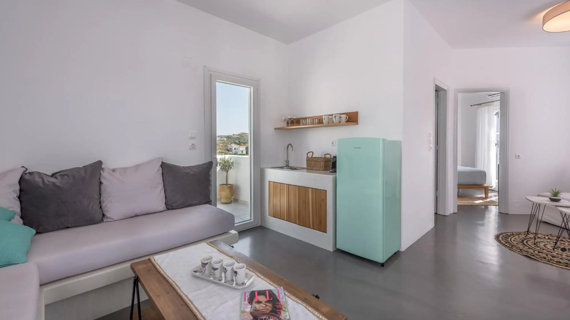 Living room in Anita Rooms & Suites Milos