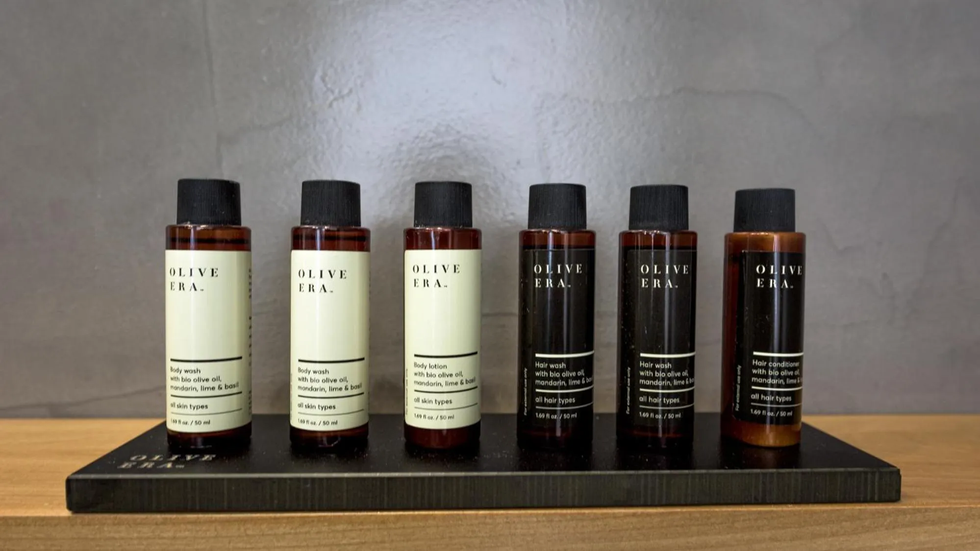 Shower in Anita Rooms & Suites Milos